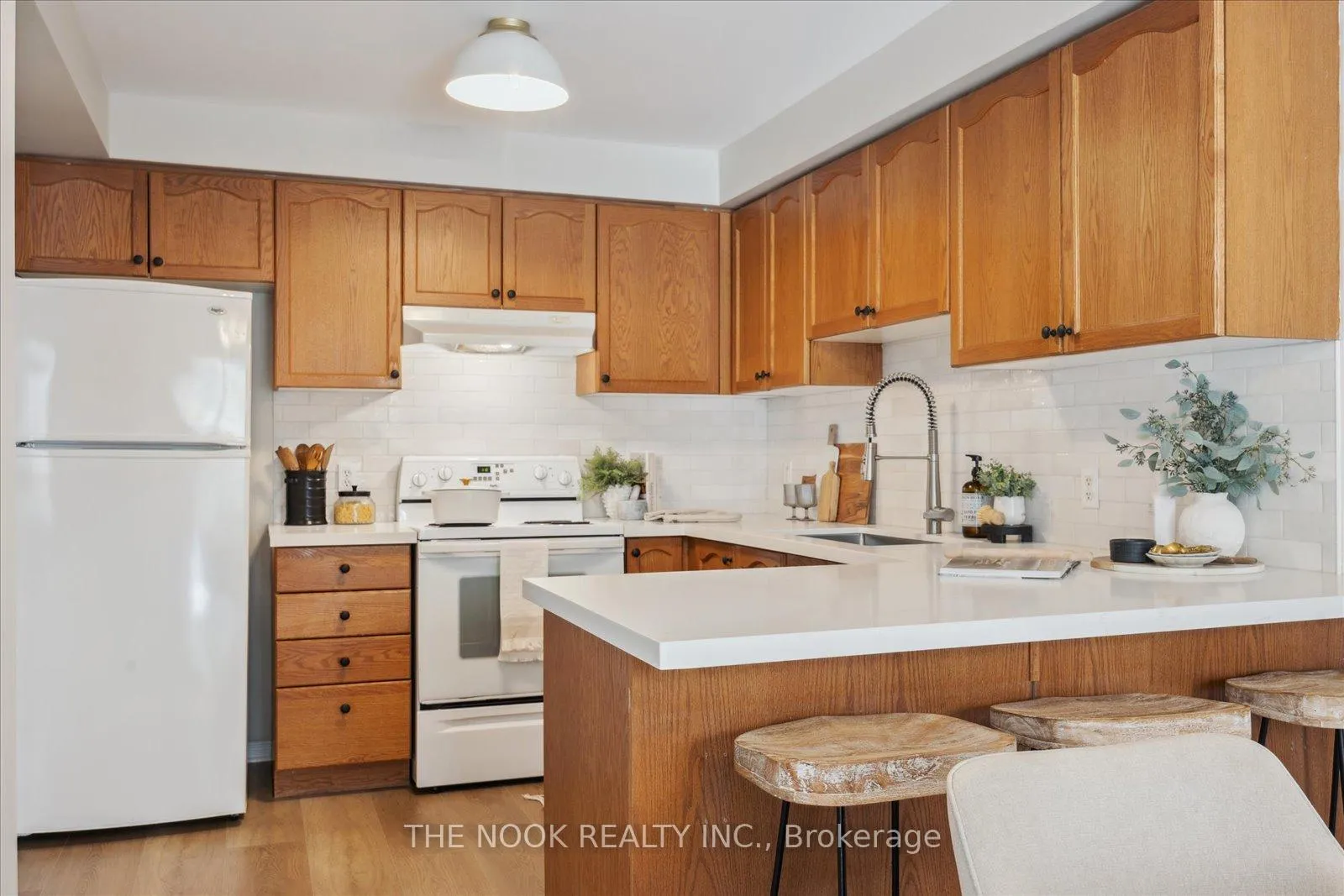 Photo 8 of Unit 3, 460 Woodmount Drive, Oshawa, Samac — HOMEH