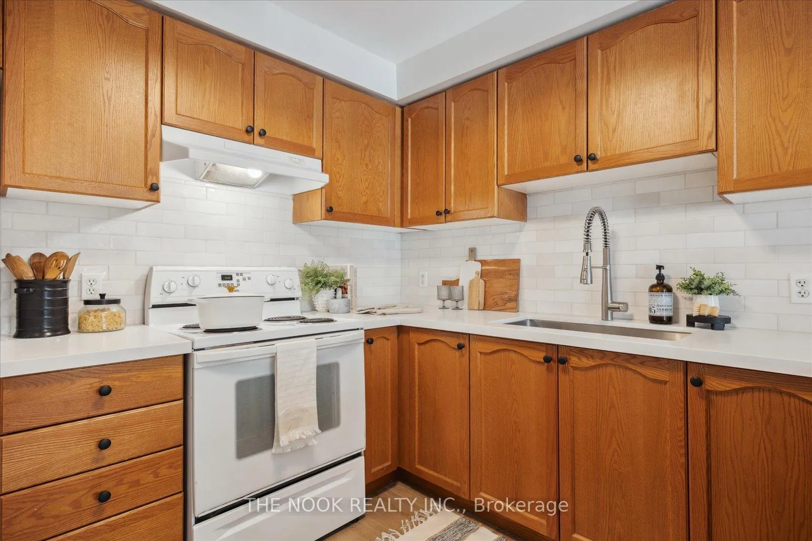 Photo 9 of Unit 3, 460 Woodmount Drive, Oshawa, Samac — HOMEH