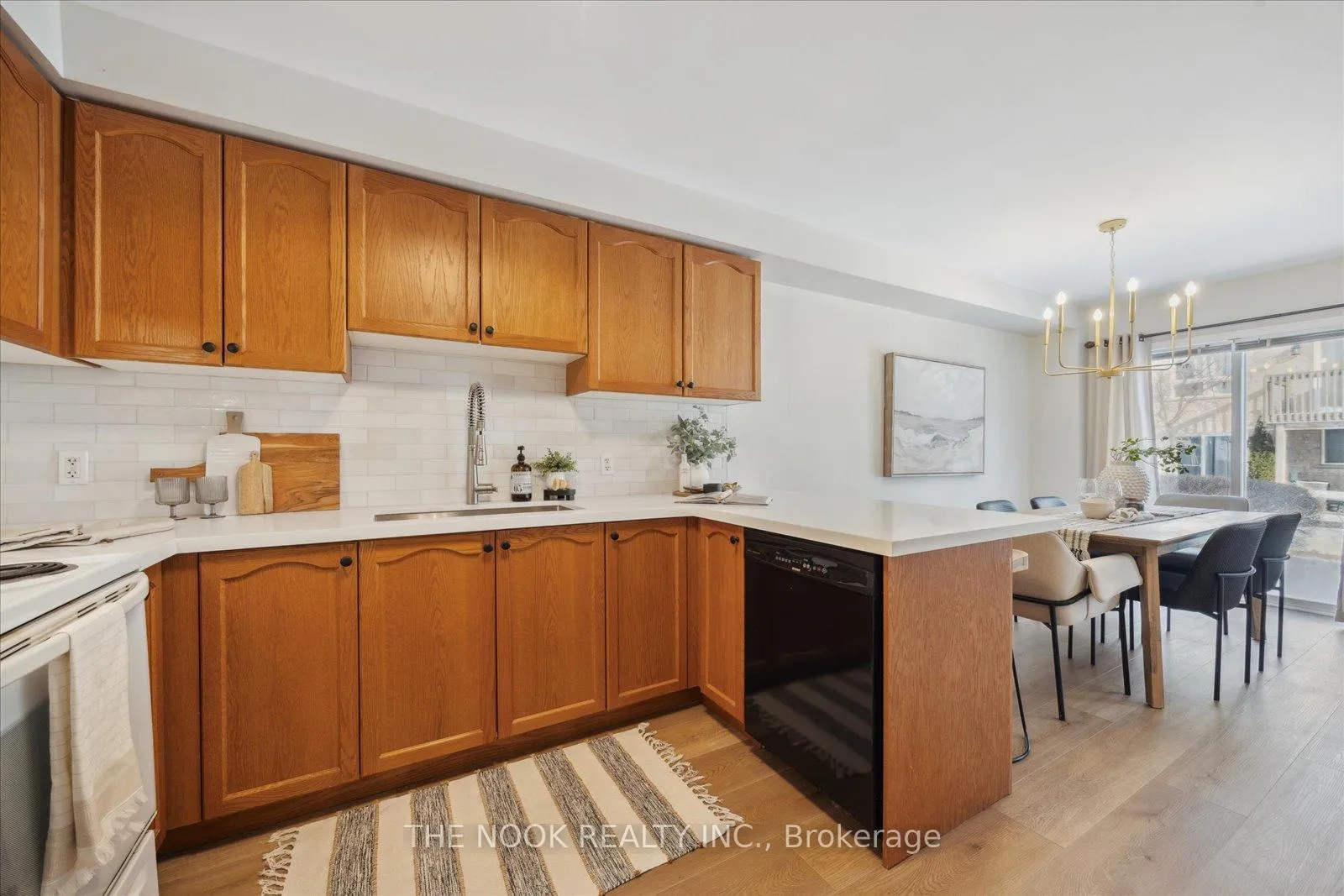 Photo 10 of Unit 3, 460 Woodmount Drive, Oshawa, Samac — HOMEH