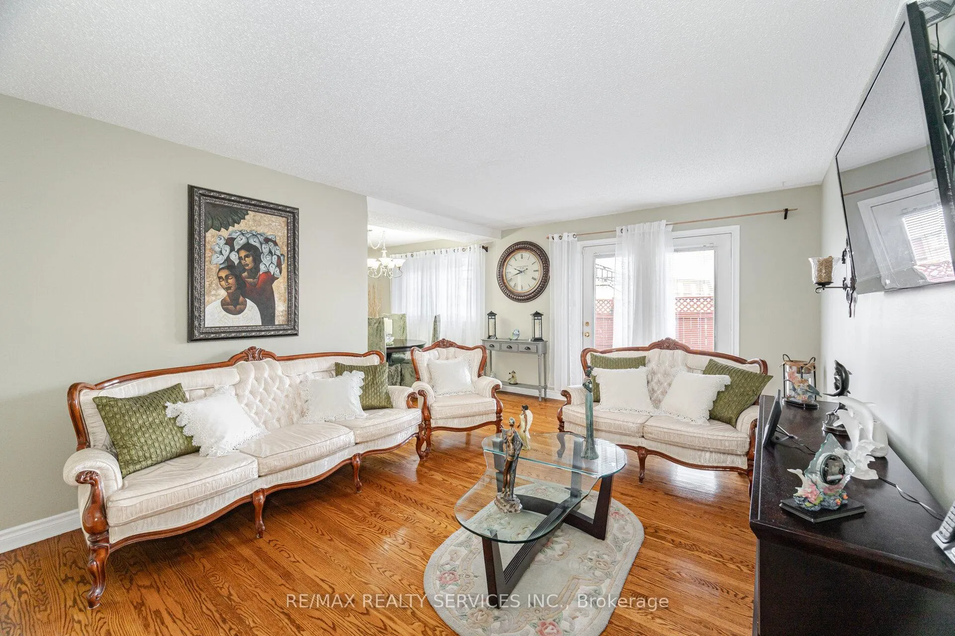 Photo 1 of 19 Town House Crescent, Brampton, Brampton East — HOMEH