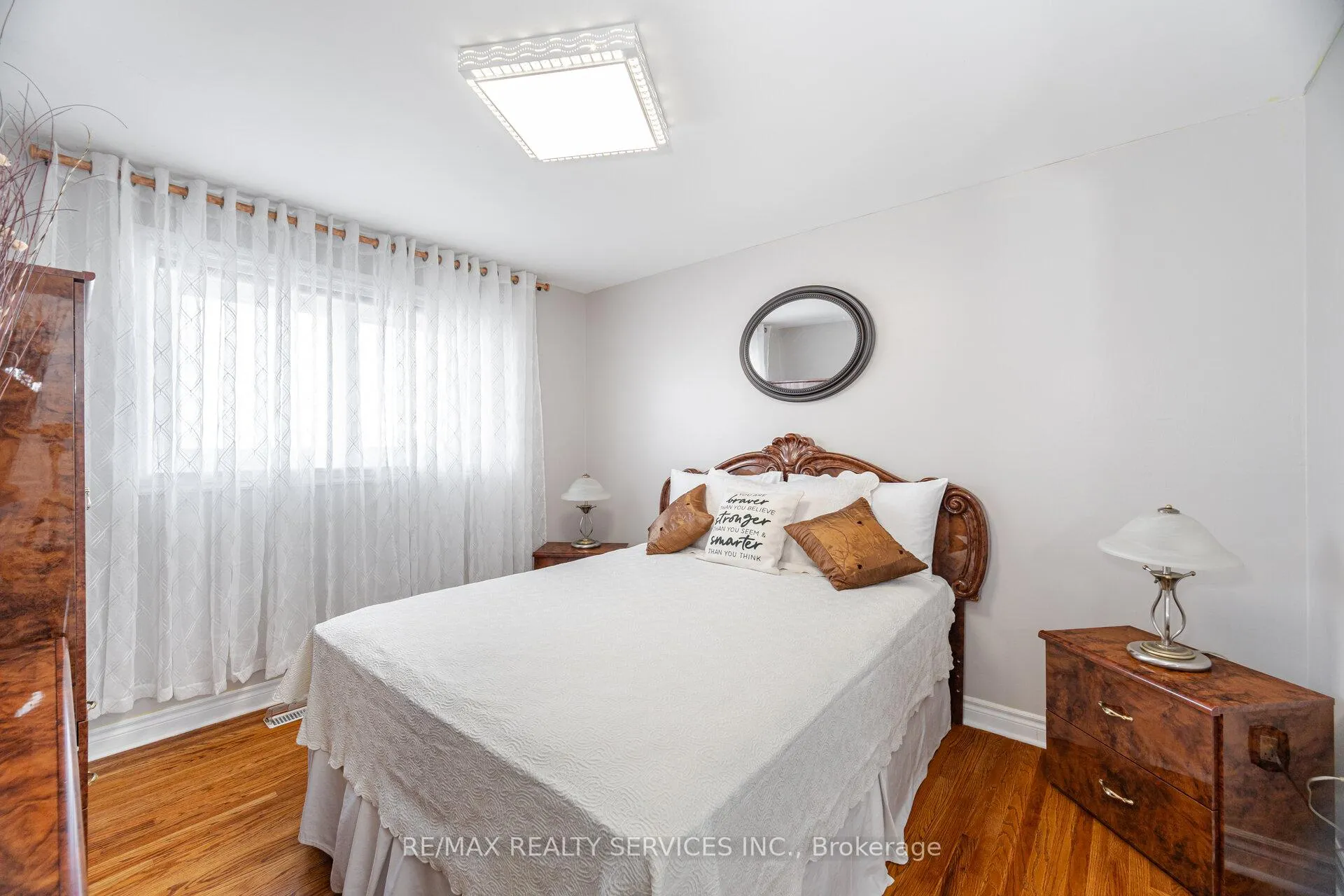 Photo 14 of 19 Town House Crescent, Brampton, Brampton East — HOMEH