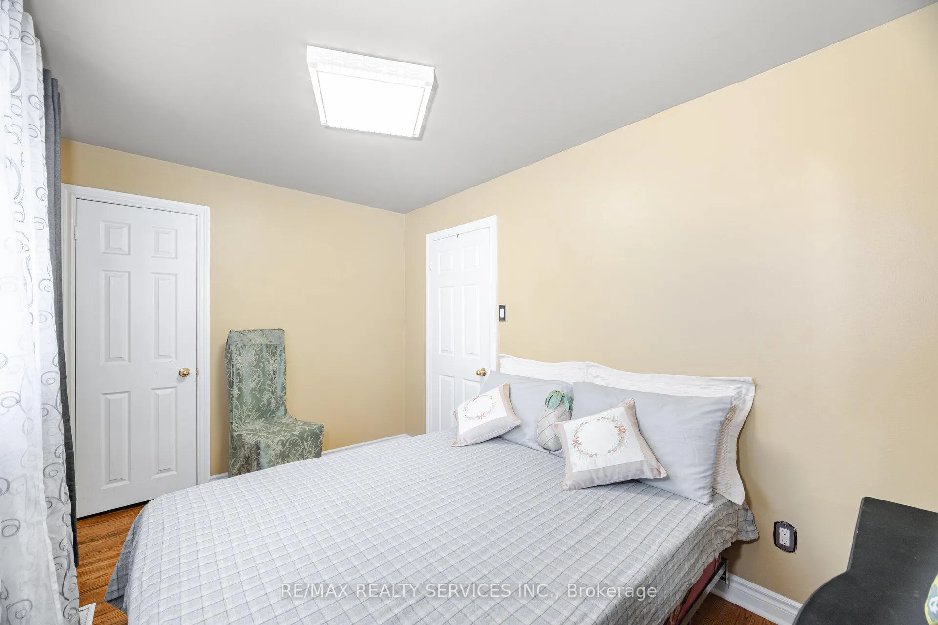 Photo 20 of 19 Town House Crescent, Brampton, Brampton East — HOMEH