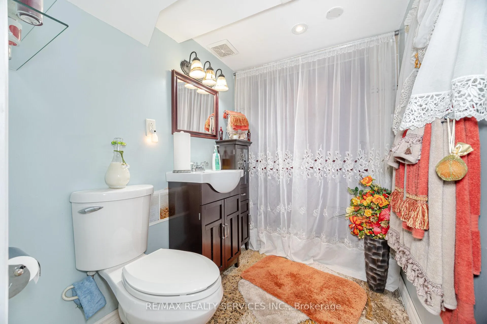 Photo 28 of 19 Town House Crescent, Brampton, Brampton East — HOMEH