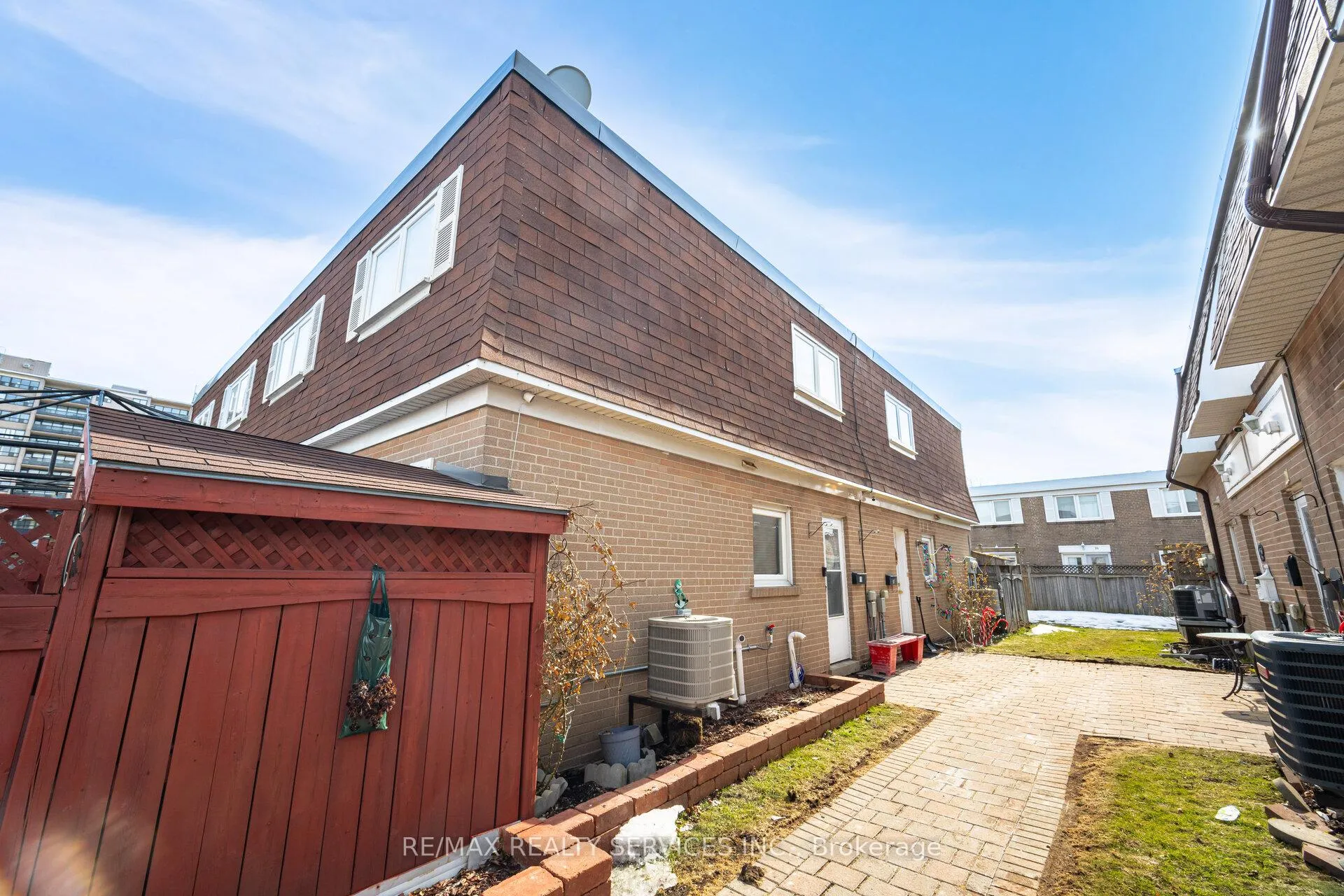 Photo 31 of 19 Town House Crescent, Brampton, Brampton East — HOMEH