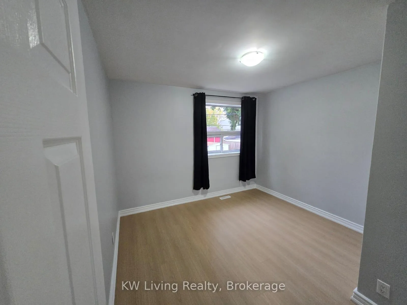 Photo 8 of Unit Main, 257 Browndale Crescent, Richmond Hill, Crosby — HOMEH