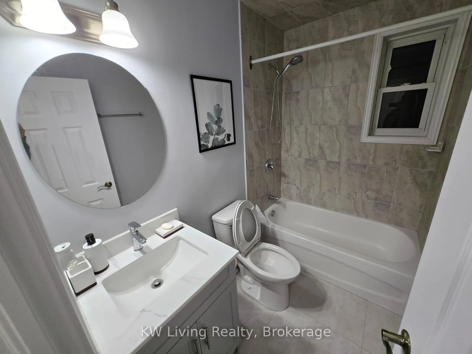 Photo 10 of Unit Main, 257 Browndale Crescent, Richmond Hill, Crosby — HOMEH