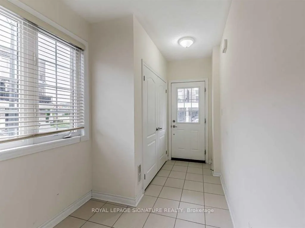 Photo 4 of 109 Ferris Square, Clarington, Courtice — HOMEH
