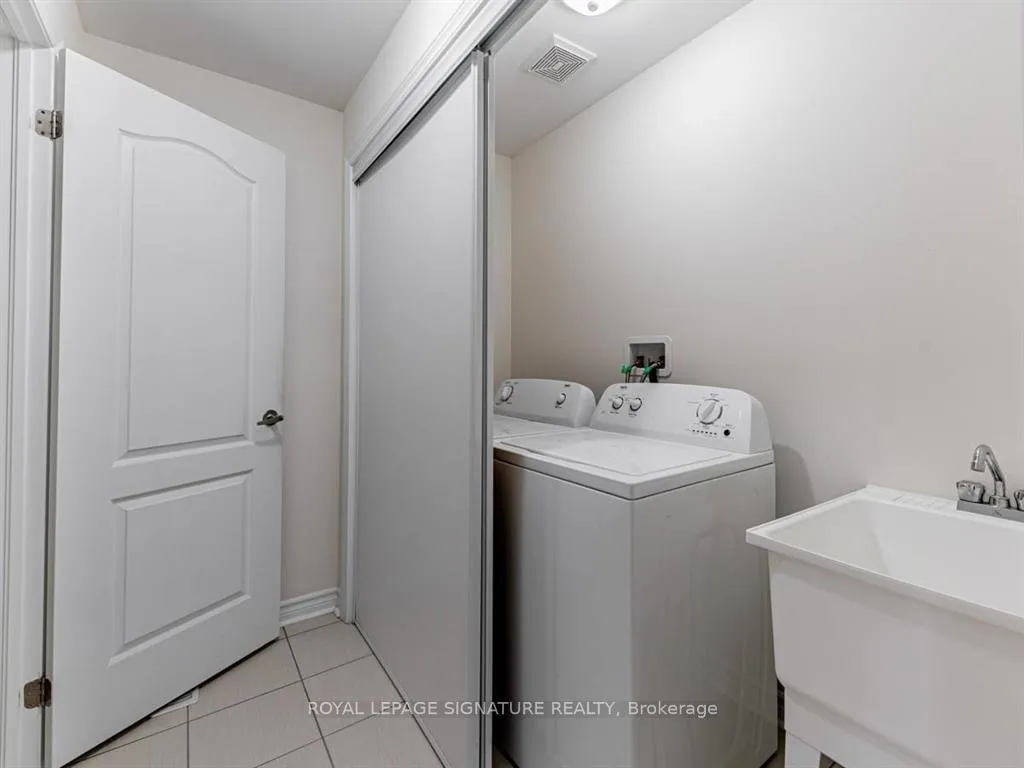 Photo 10 of 109 Ferris Square, Clarington, Courtice — HOMEH
