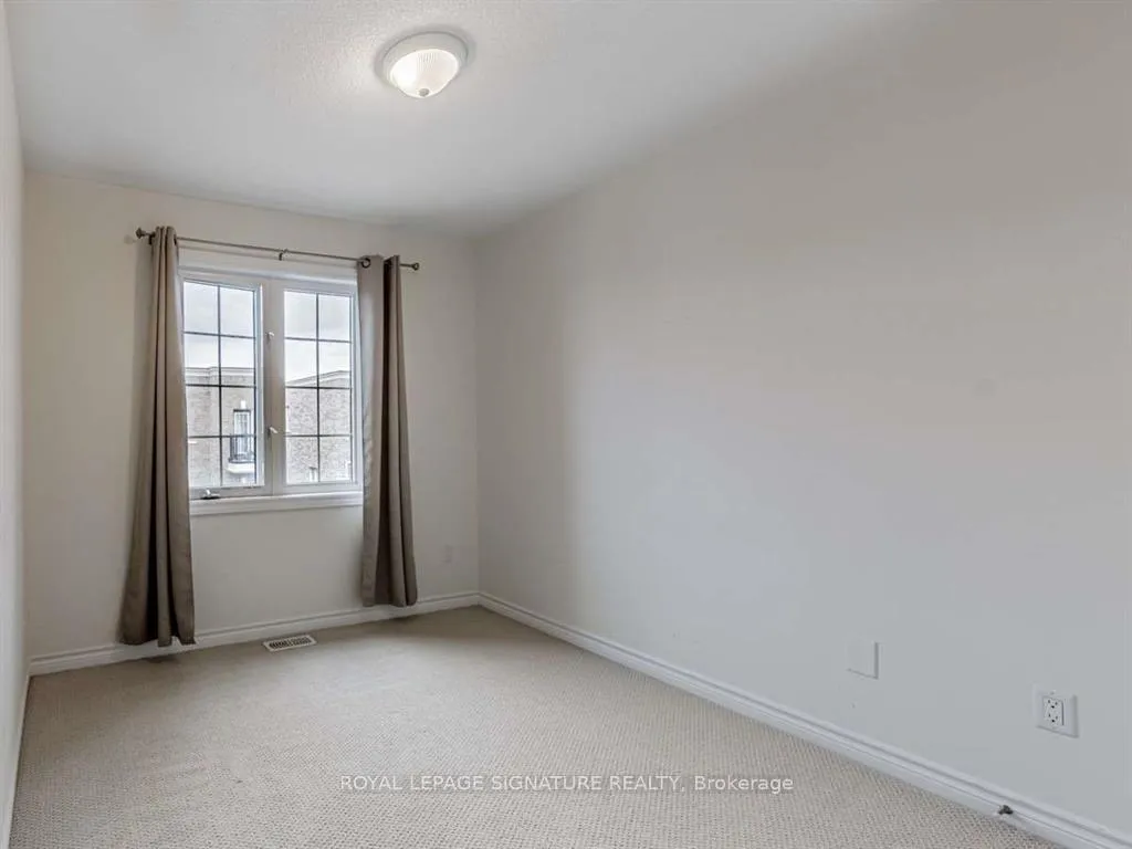 Photo 14 of 109 Ferris Square, Clarington, Courtice — HOMEH