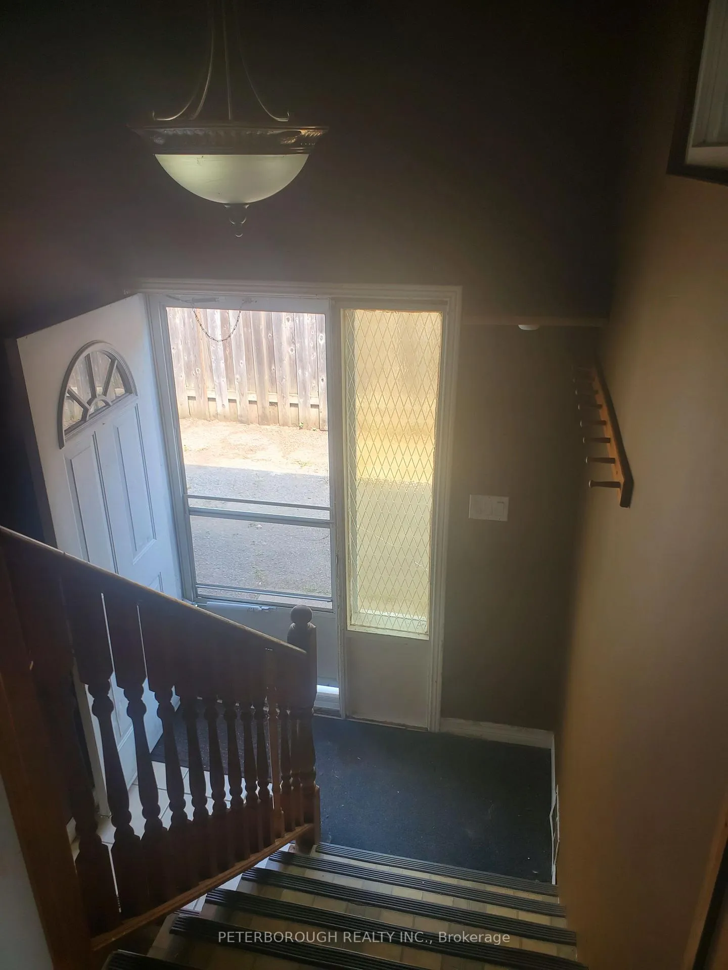 Photo 2 of 828 Cameron Street, Peterborough, Otonabee Ward 1 — HOMEH