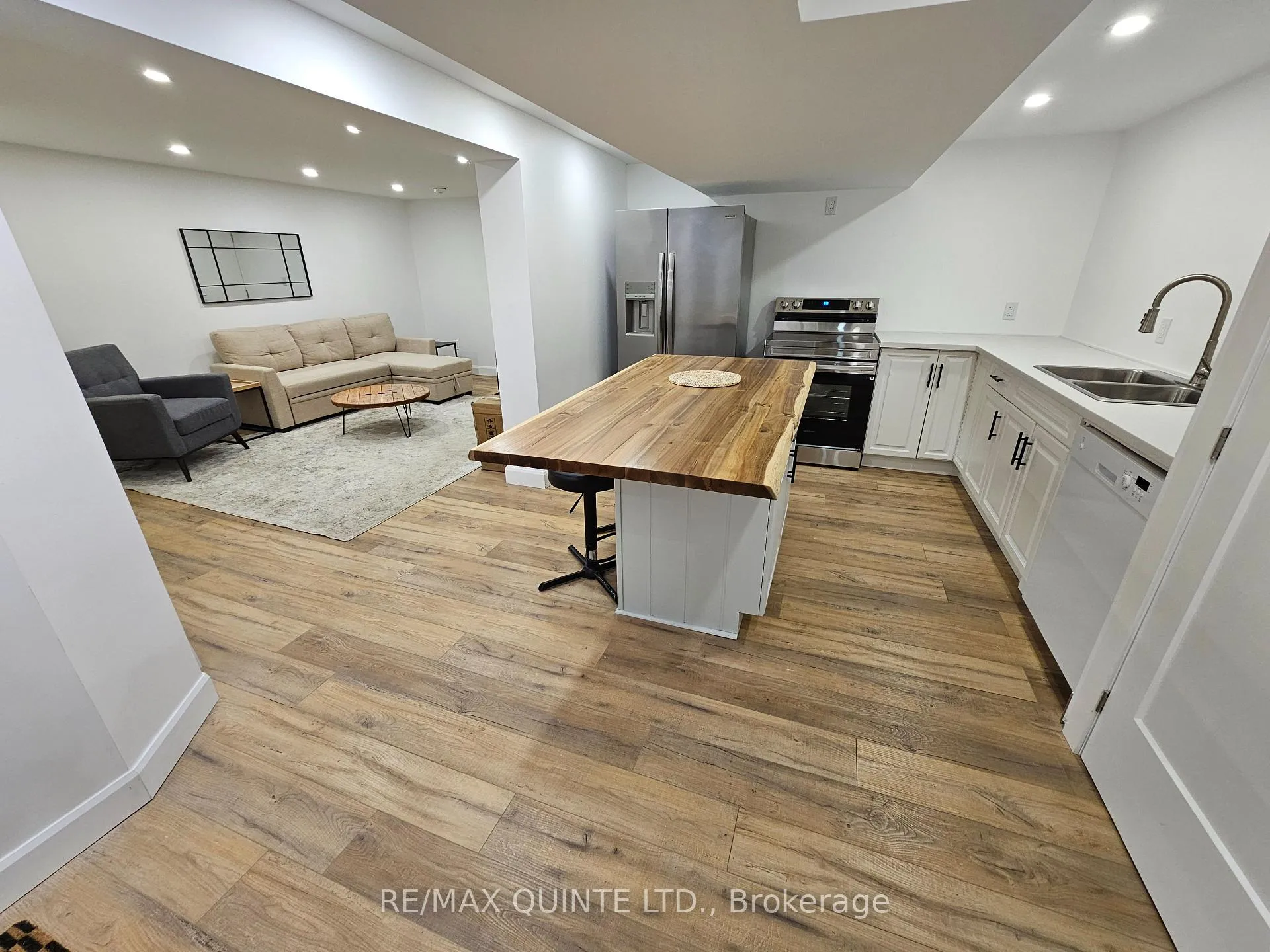 Photo 24 of 620 Sidney Street, Belleville, Belleville Ward — HOMEH