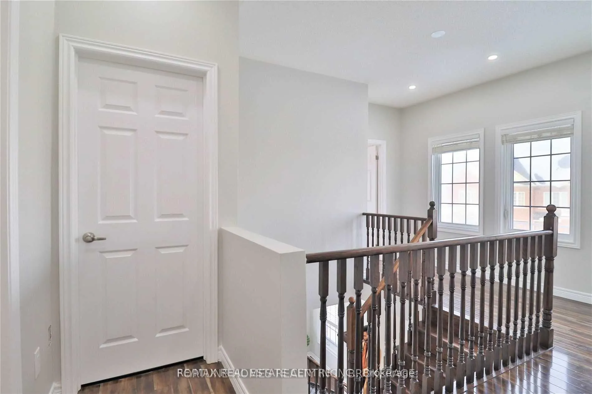 Photo 2 of 47 Vezna Crescent, Brampton, Credit Valley — HOMEH