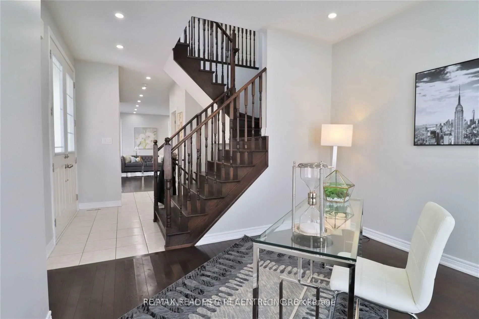 Photo 7 of 47 Vezna Crescent, Brampton, Credit Valley — HOMEH