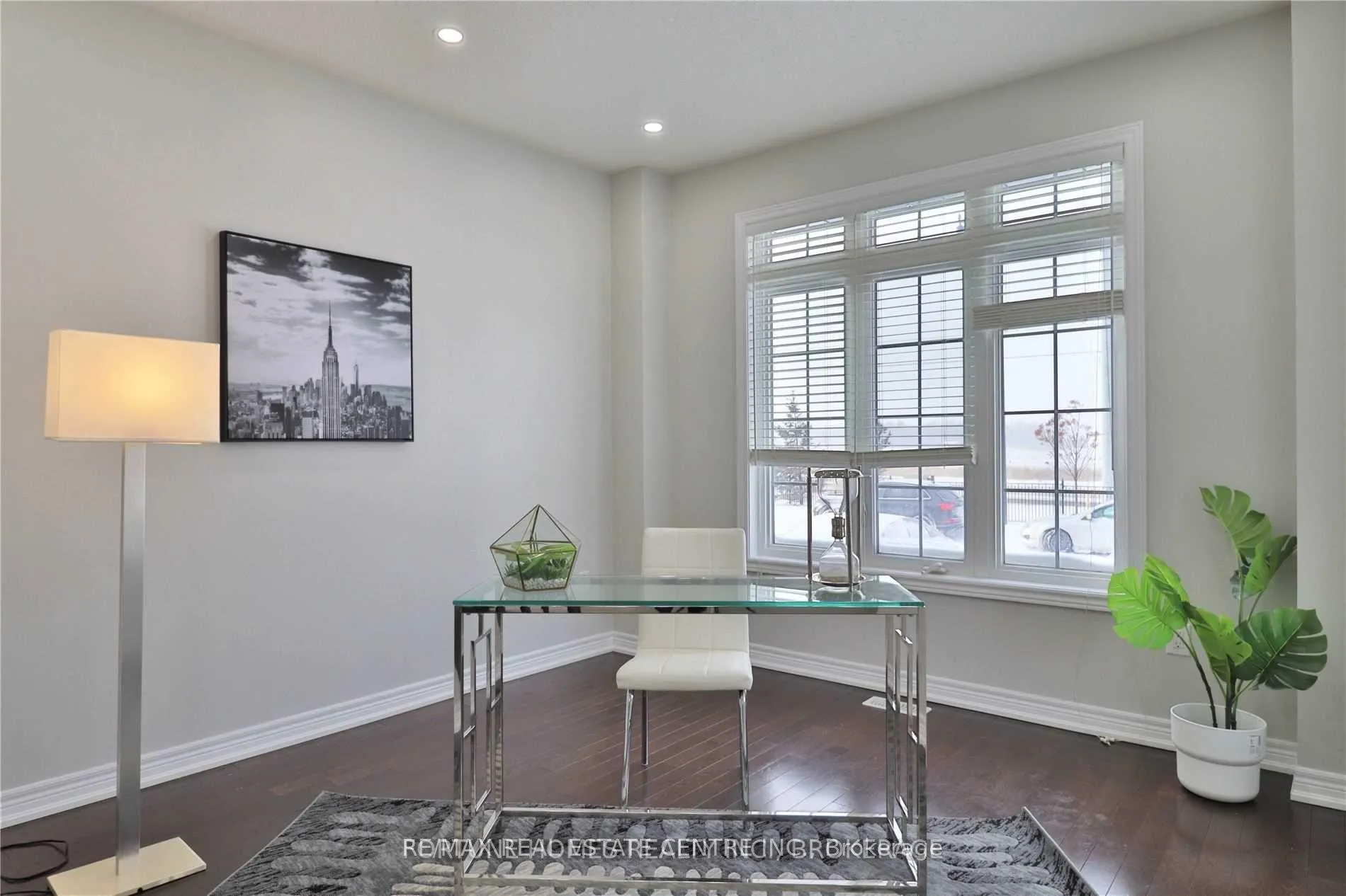 Photo 9 of 47 Vezna Crescent, Brampton, Credit Valley — HOMEH