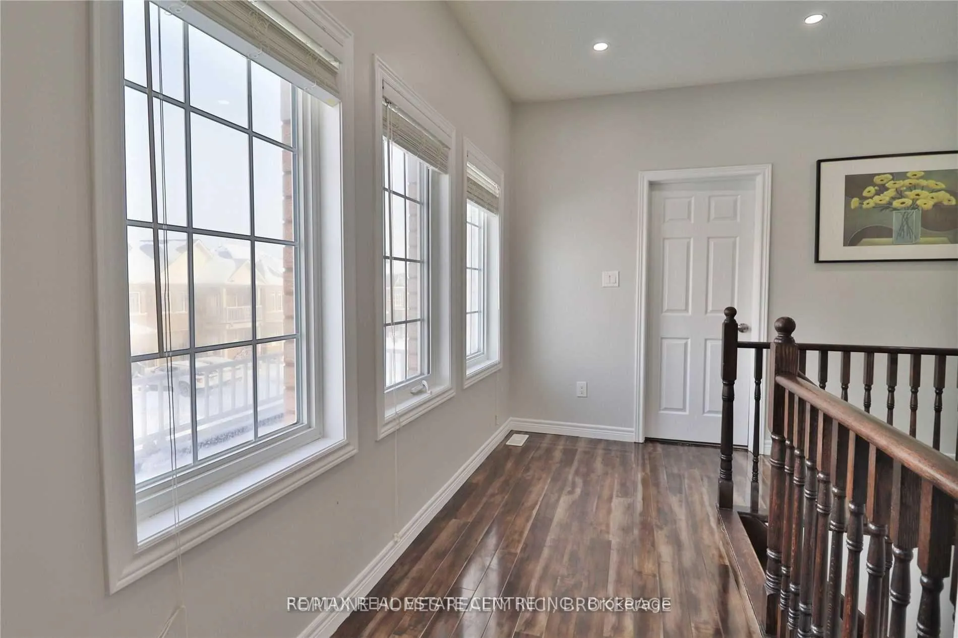 Photo 11 of 47 Vezna Crescent, Brampton, Credit Valley — HOMEH