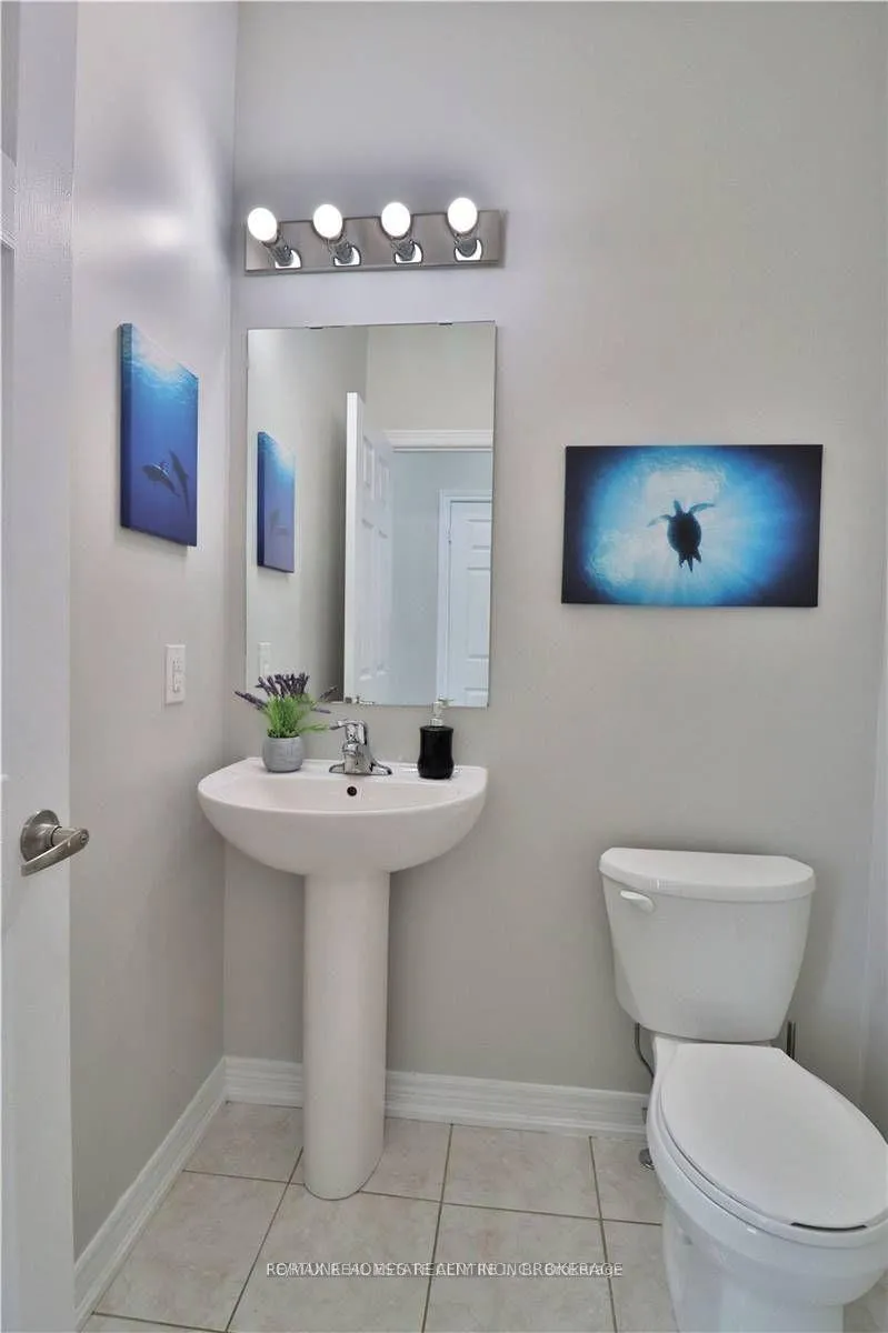 Photo 13 of 47 Vezna Crescent, Brampton, Credit Valley — HOMEH
