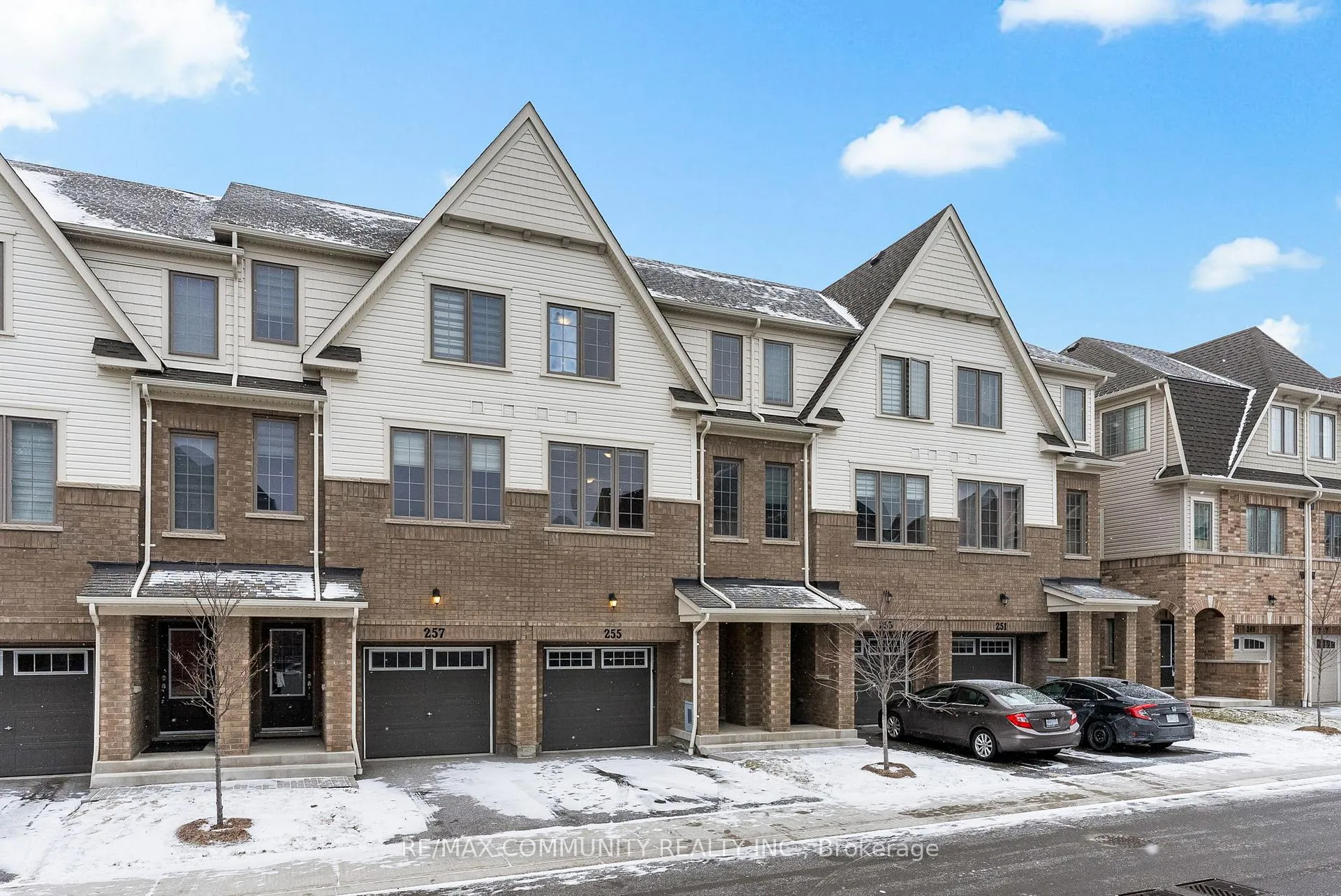 Photo 2 of 255 Danzatore Path, Oshawa, Windfields — HOMEH