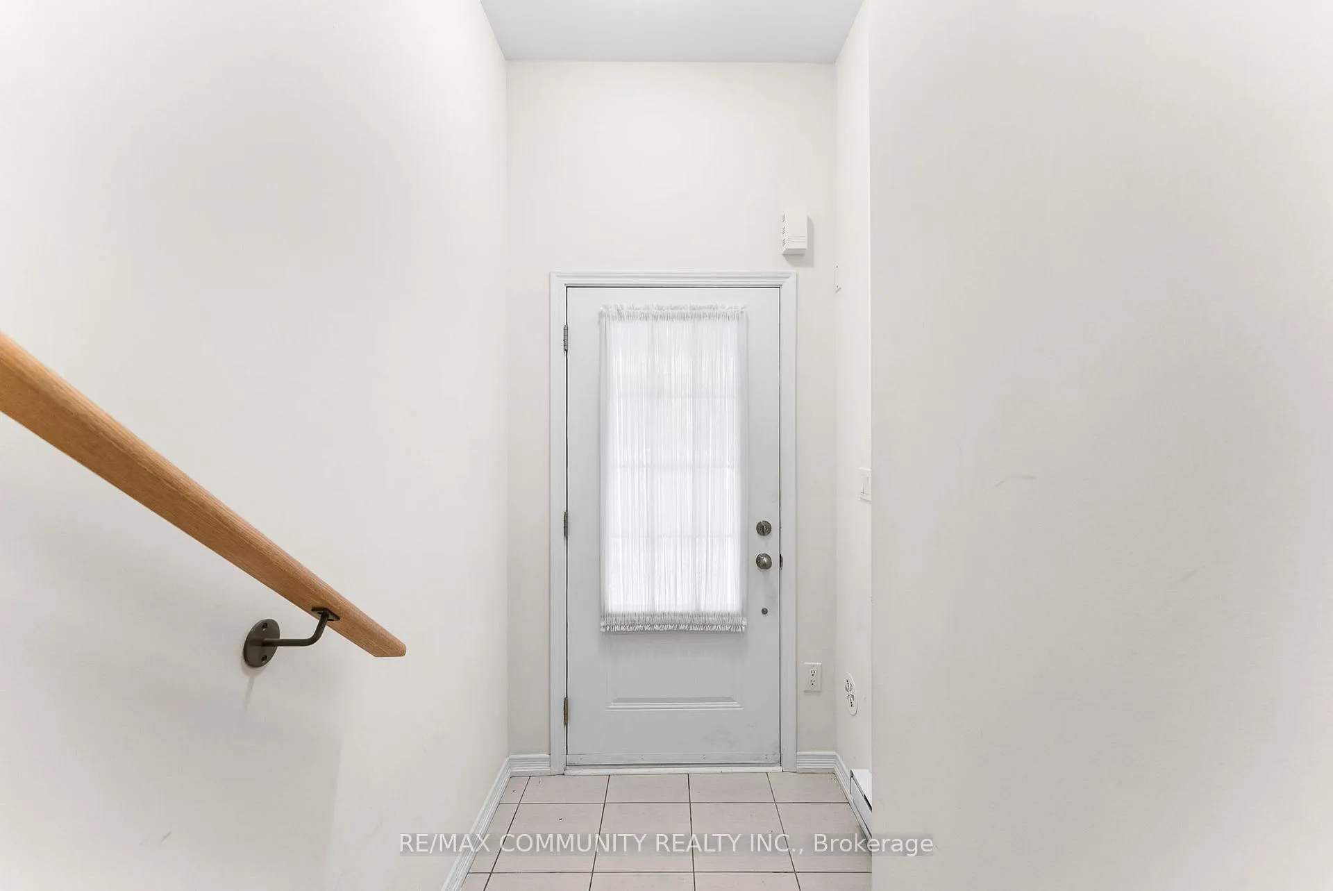 Photo 4 of 255 Danzatore Path, Oshawa, Windfields — HOMEH