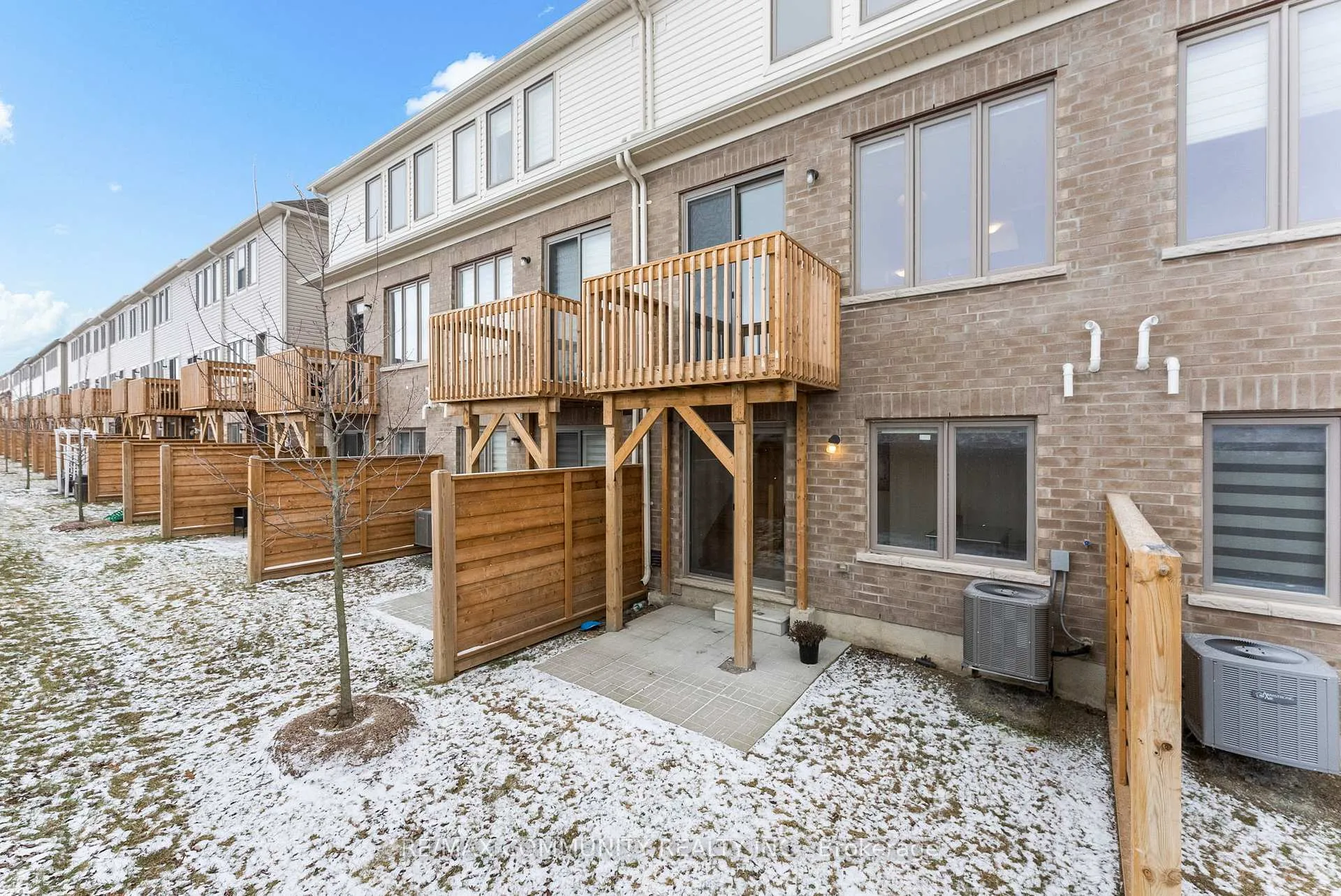 Photo 35 of 255 Danzatore Path, Oshawa, Windfields — HOMEH