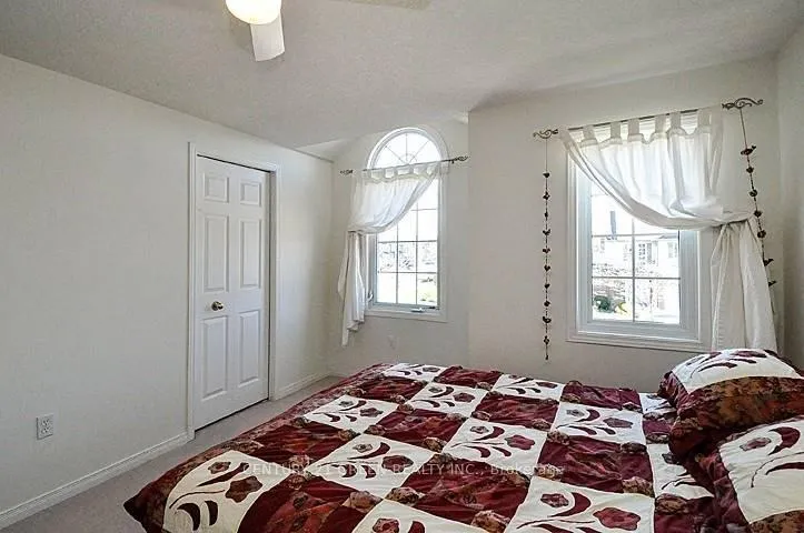 Photo 15 of 573 Wild Iris Avenue, Waterloo, Columbia Forest — HOMEH