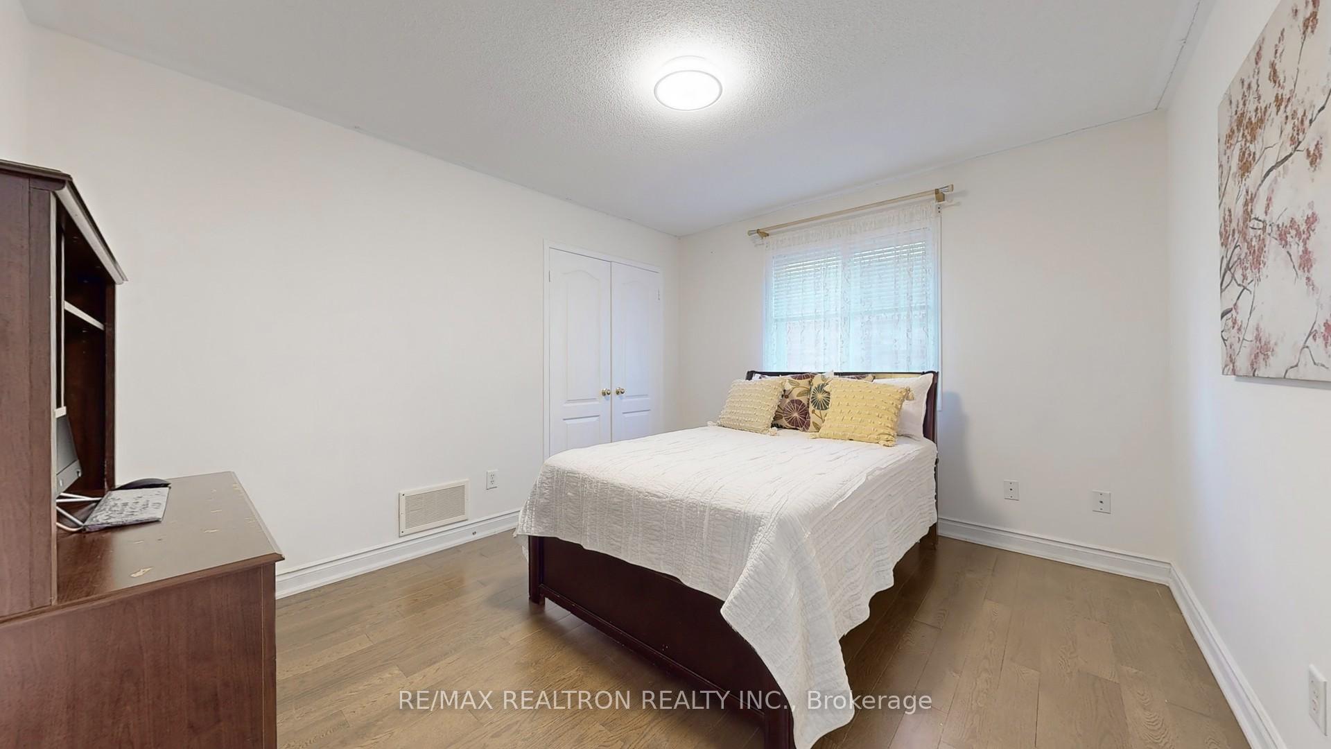 Photo 9 of 72 Howlett Crescent, Ajax, Northeast Ajax — HOMEH