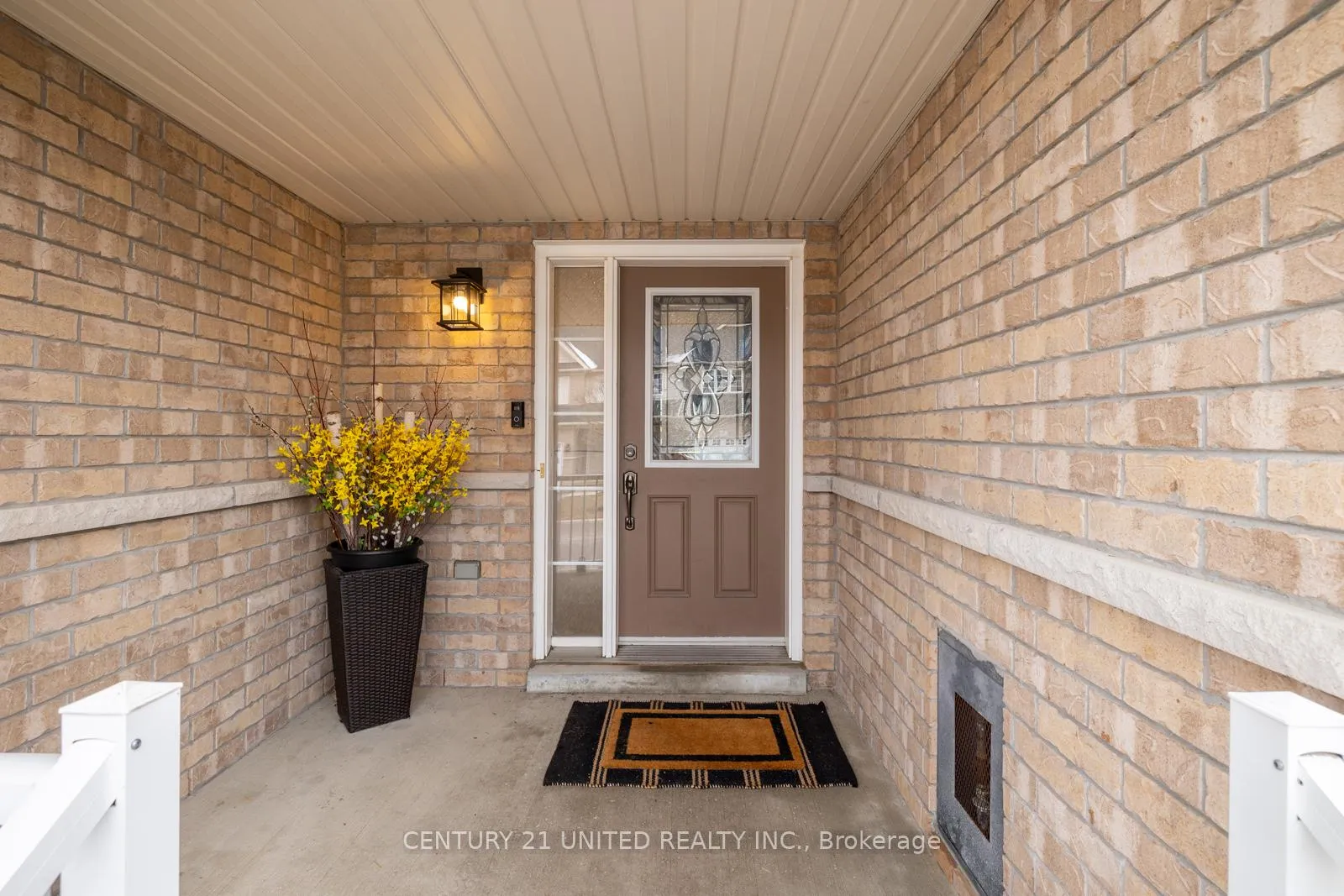 Photo 2 of Unit 20, 460 Woodmount Drive, Oshawa, Samac — HOMEH