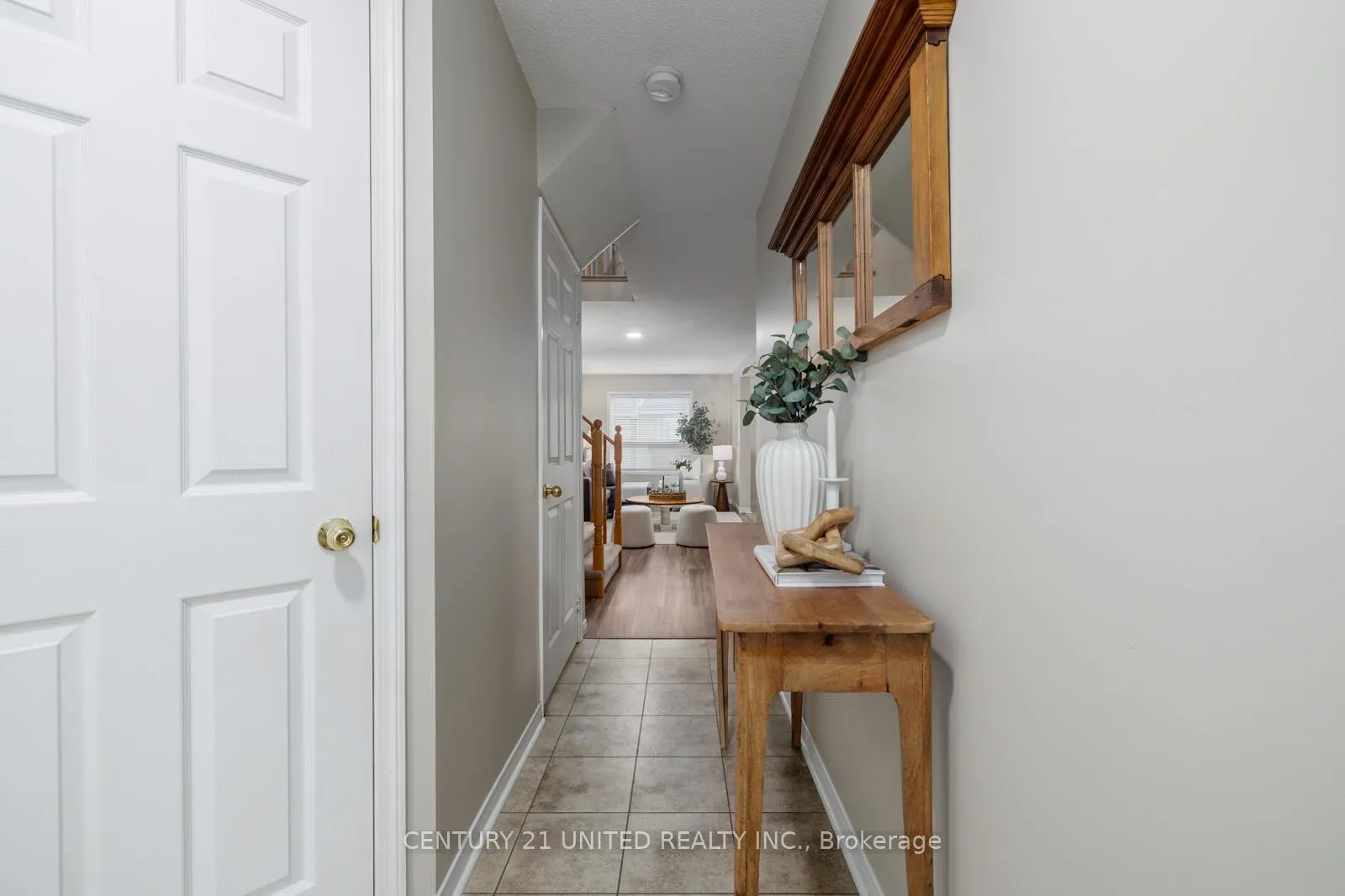 Photo 3 of Unit 20, 460 Woodmount Drive, Oshawa, Samac — HOMEH