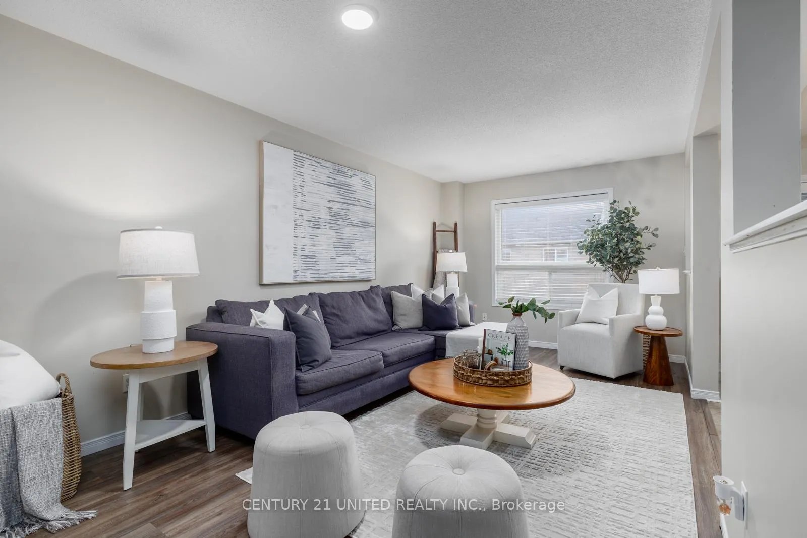 Photo 5 of Unit 20, 460 Woodmount Drive, Oshawa, Samac — HOMEH