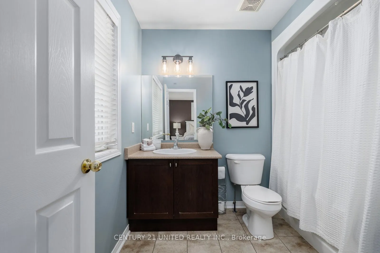 Photo 17 of Unit 20, 460 Woodmount Drive, Oshawa, Samac — HOMEH