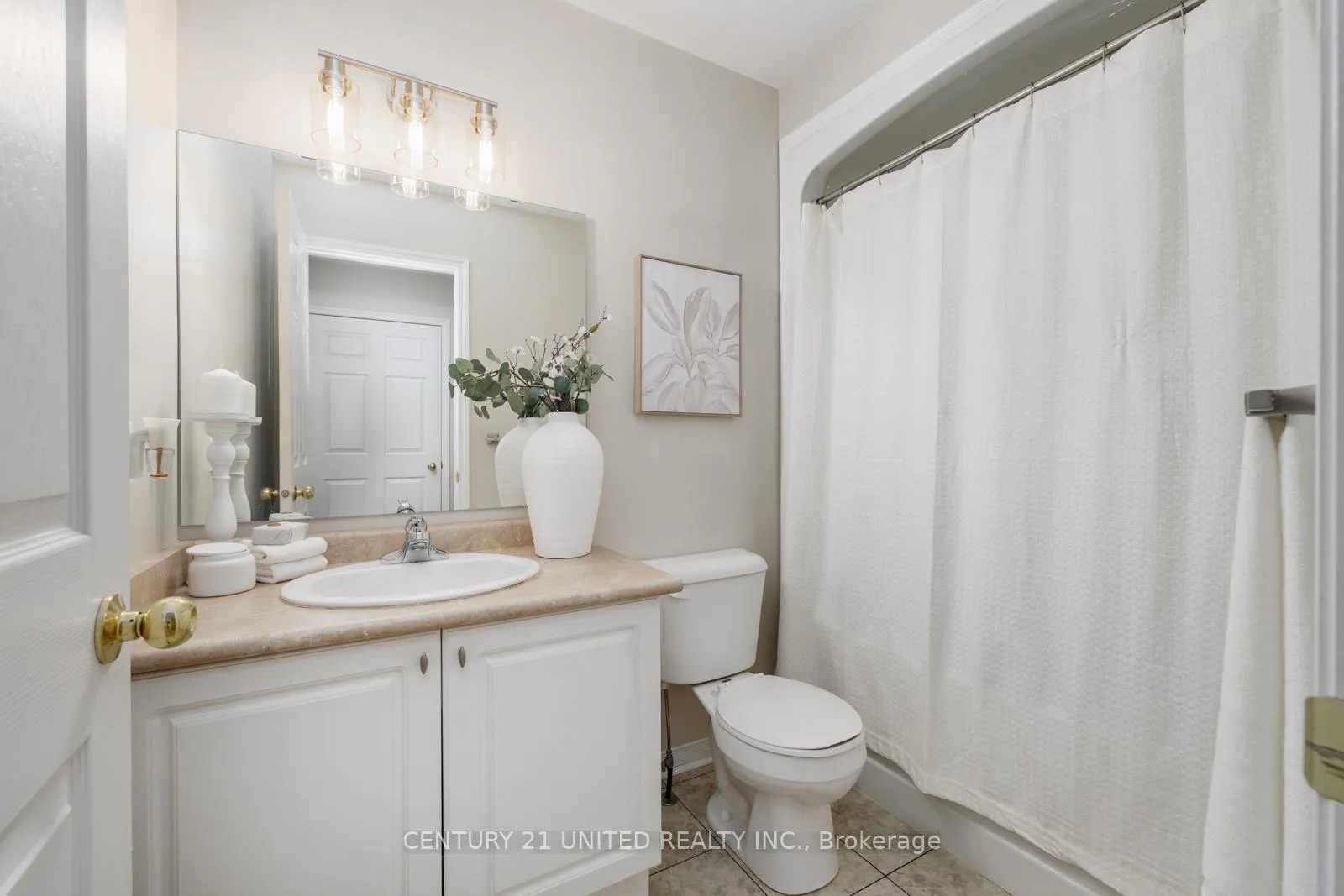 Photo 22 of Unit 20, 460 Woodmount Drive, Oshawa, Samac — HOMEH