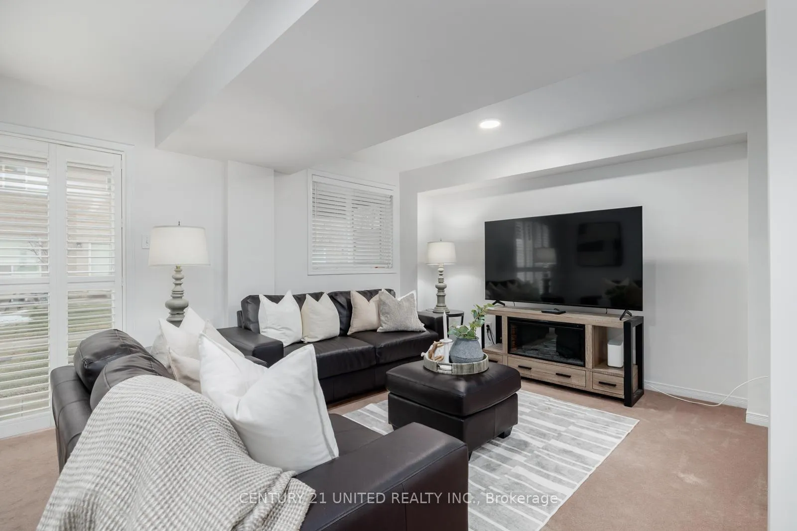 Photo 25 of Unit 20, 460 Woodmount Drive, Oshawa, Samac — HOMEH