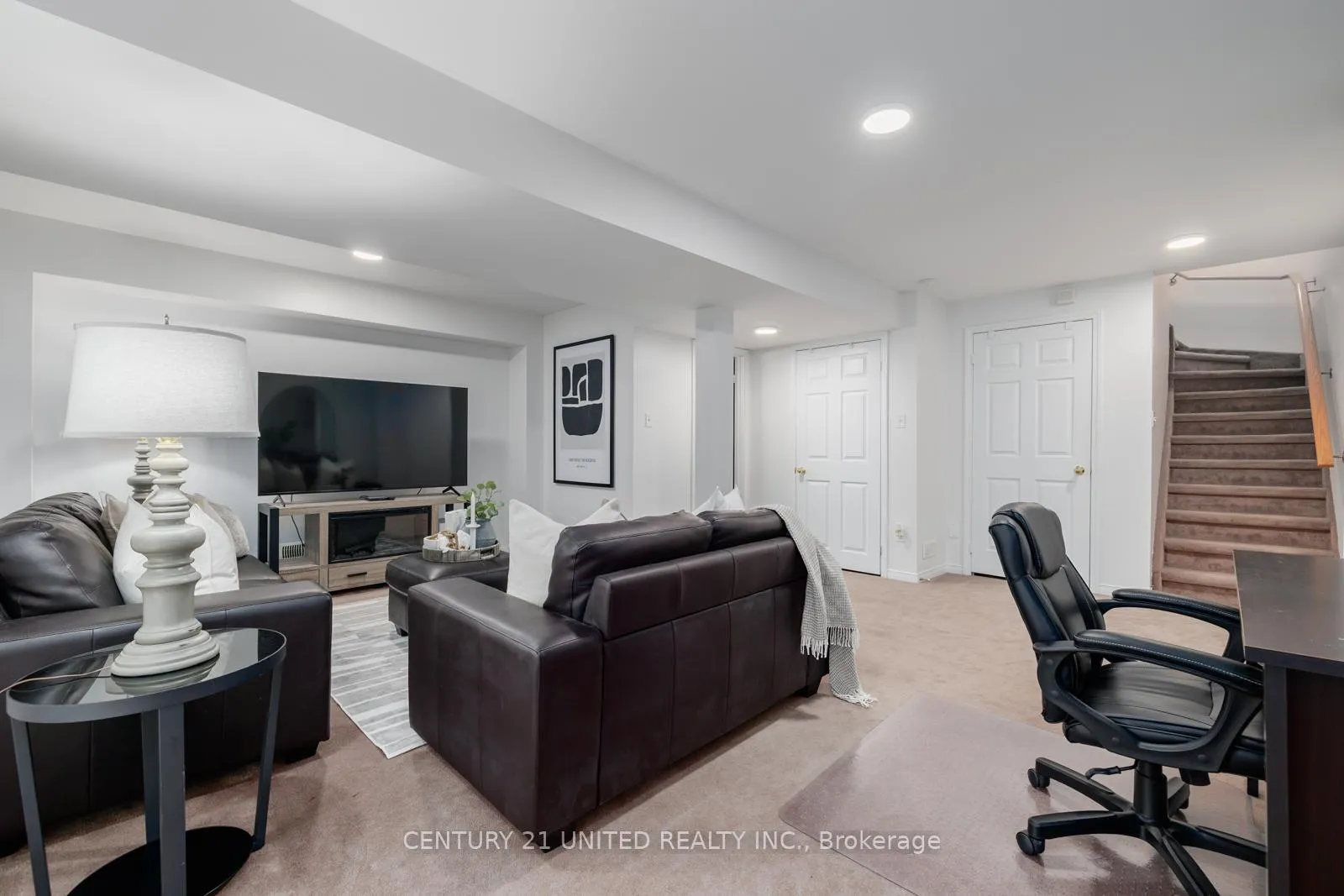 Photo 27 of Unit 20, 460 Woodmount Drive, Oshawa, Samac — HOMEH