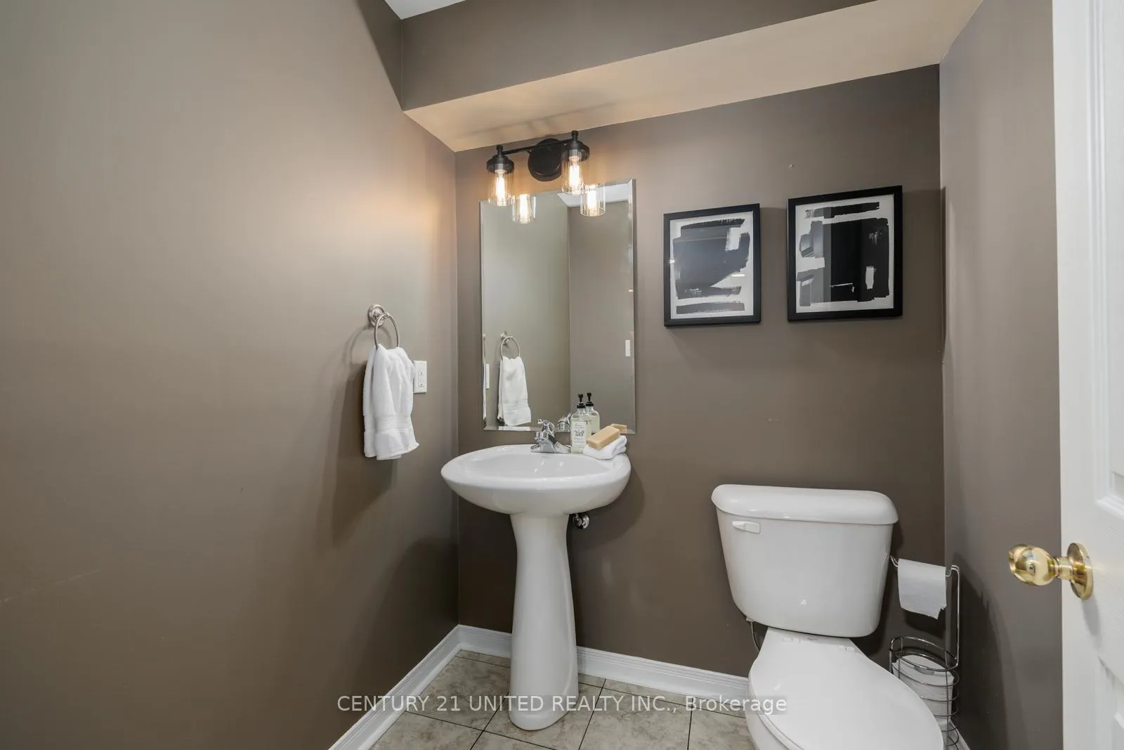 Photo 28 of Unit 20, 460 Woodmount Drive, Oshawa, Samac — HOMEH