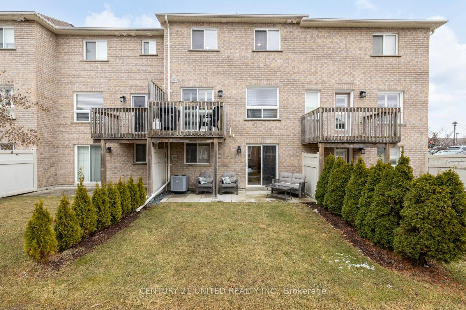 Photo 33 of Unit 20, 460 Woodmount Drive, Oshawa, Samac — HOMEH