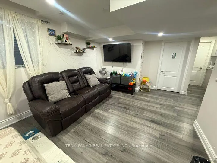 Photo 2 of 110 Edenbrook Hill Drive, Brampton, Fletcher's Meadow — HOMEH