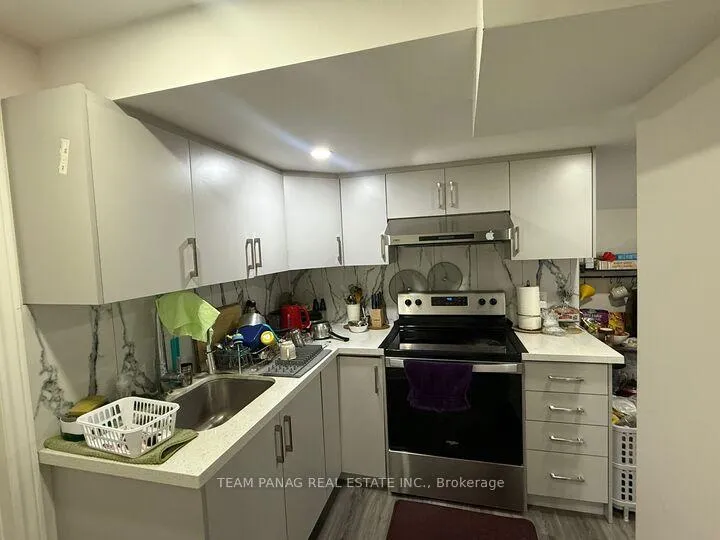 Photo 4 of 110 Edenbrook Hill Drive, Brampton, Fletcher's Meadow — HOMEH