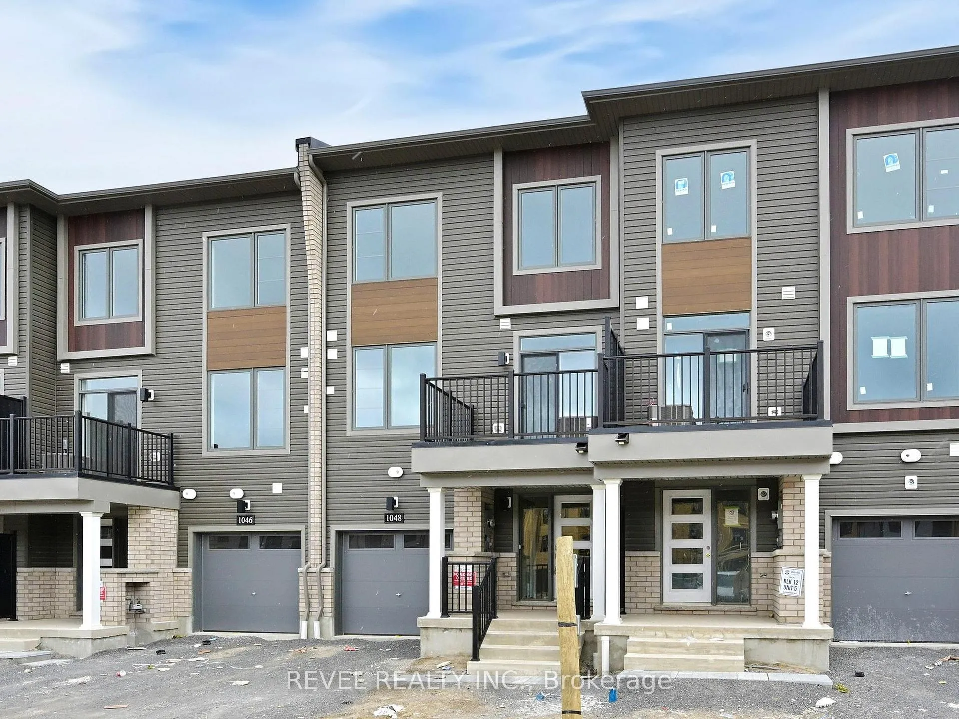 Photo 3 of 1048 Porcupine Path, Oshawa, Kedron — HOMEH