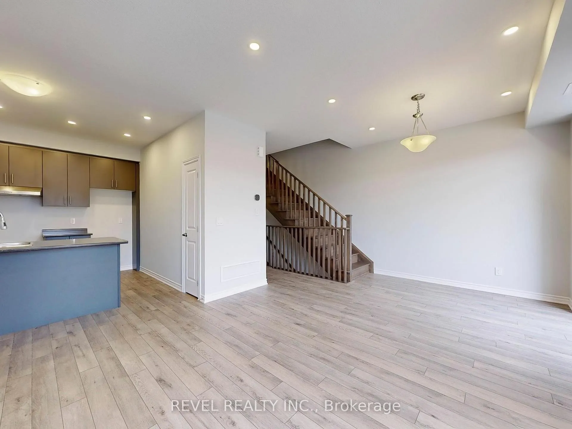 Photo 6 of 1048 Porcupine Path, Oshawa, Kedron — HOMEH