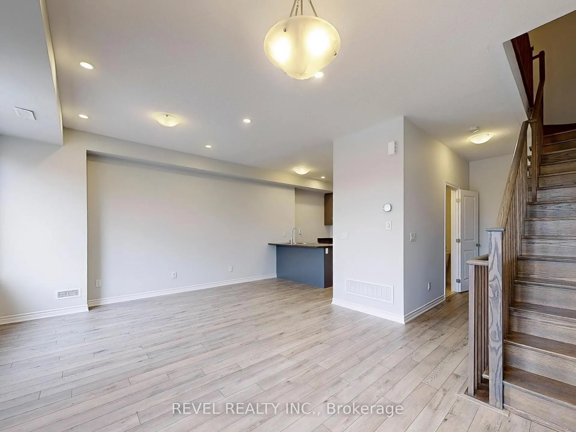Photo 7 of 1048 Porcupine Path, Oshawa, Kedron — HOMEH