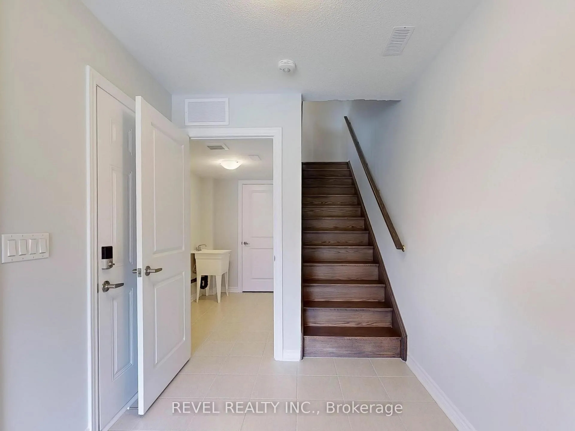 Photo 14 of 1048 Porcupine Path, Oshawa, Kedron — HOMEH