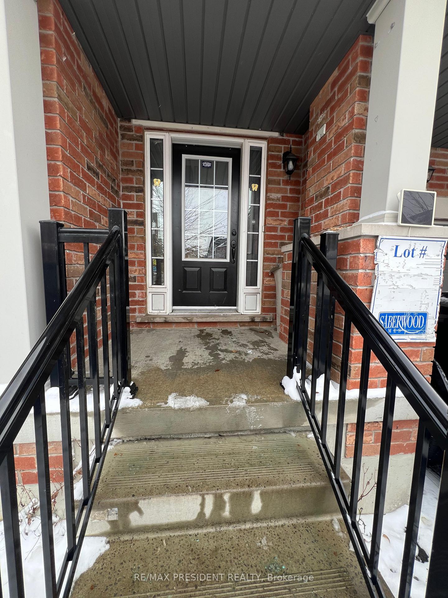 Photo 2 of 13 Sprucewood Road, Brampton, Heart Lake East — HOMEH