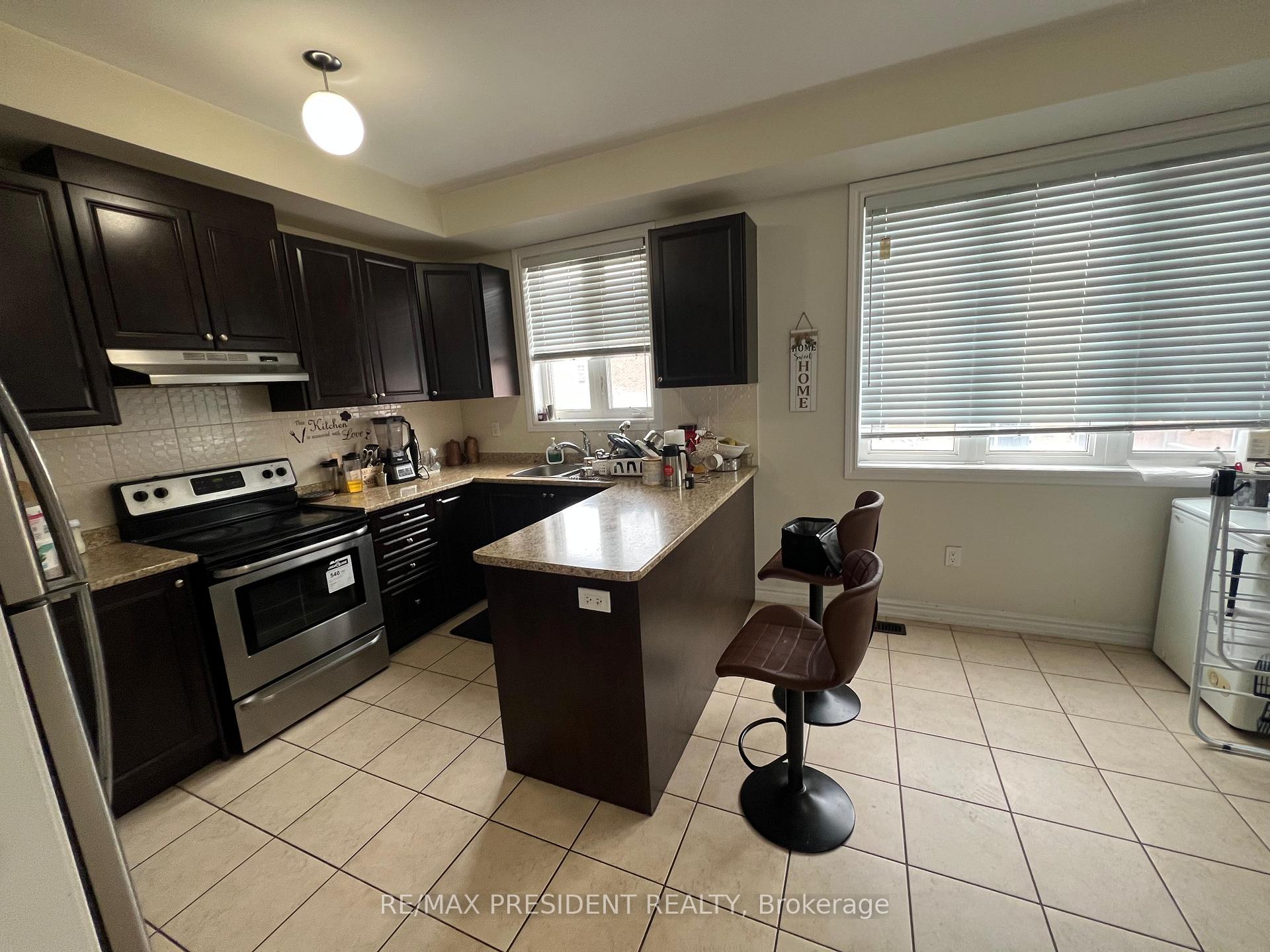 Photo 5 of 13 Sprucewood Road, Brampton, Heart Lake East — HOMEH