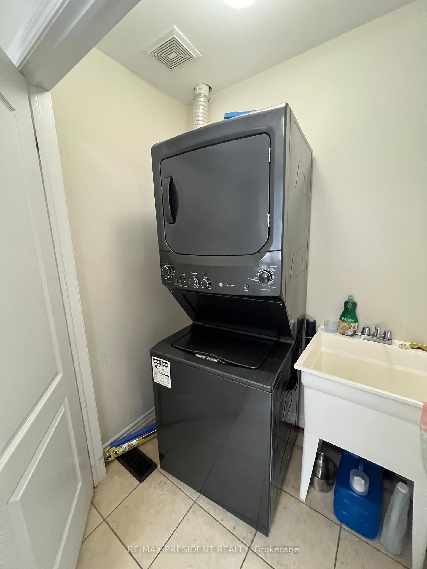 Photo 10 of 13 Sprucewood Road, Brampton, Heart Lake East — HOMEH