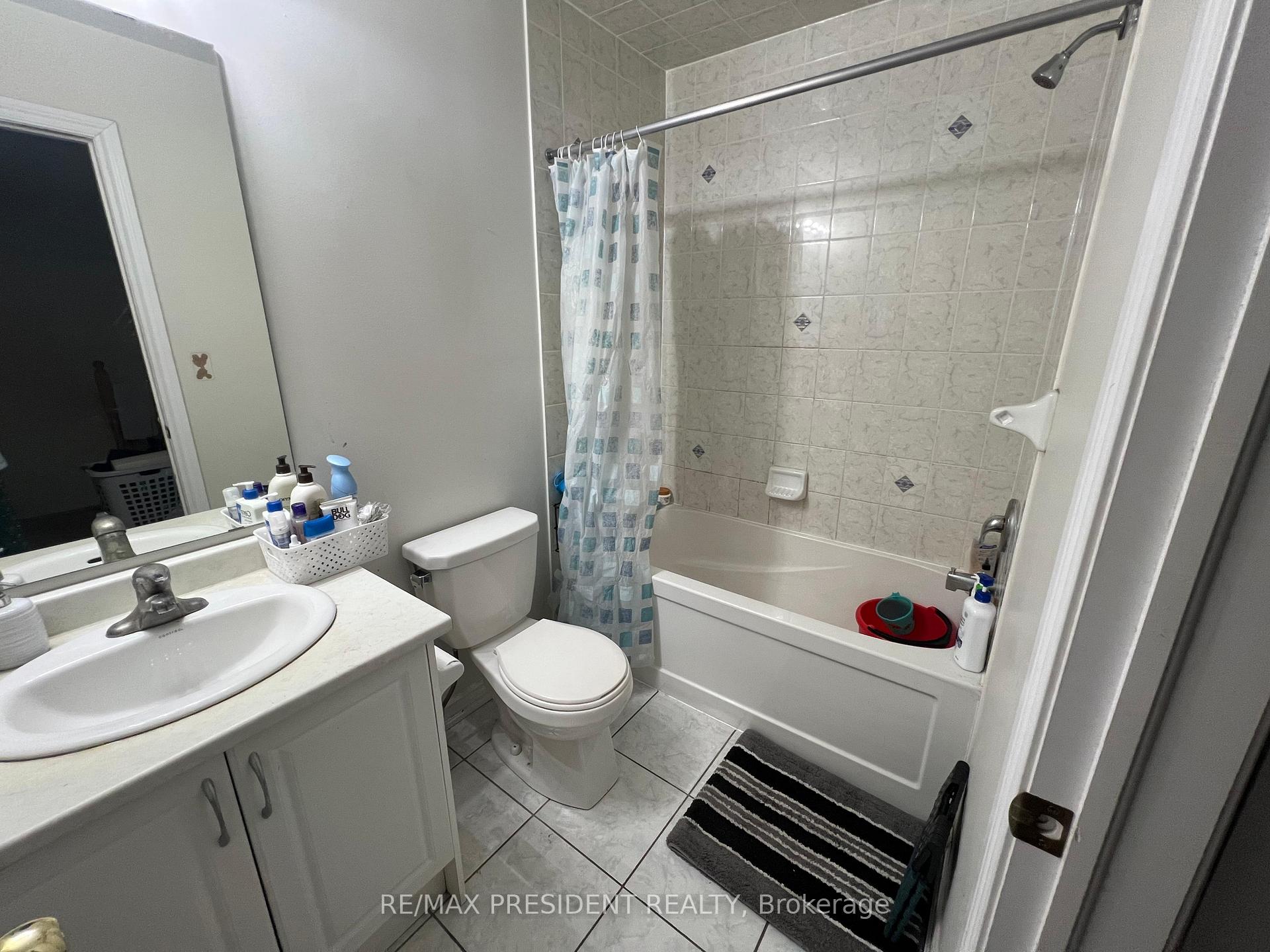 Photo 18 of 13 Sprucewood Road, Brampton, Heart Lake East — HOMEH
