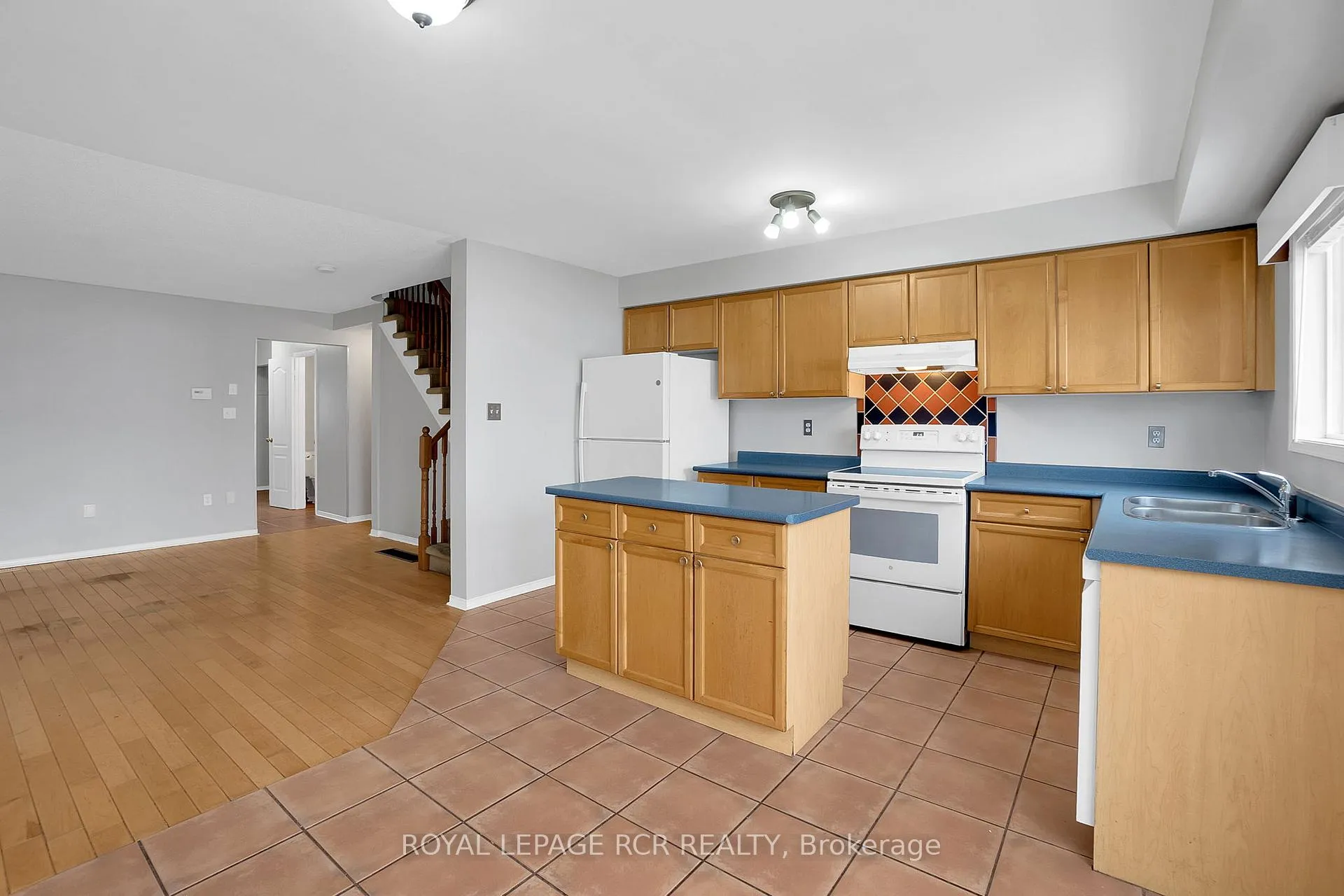 Photo 11 of 48 Alderbrook Place, Caledon, Bolton North — HOMEH