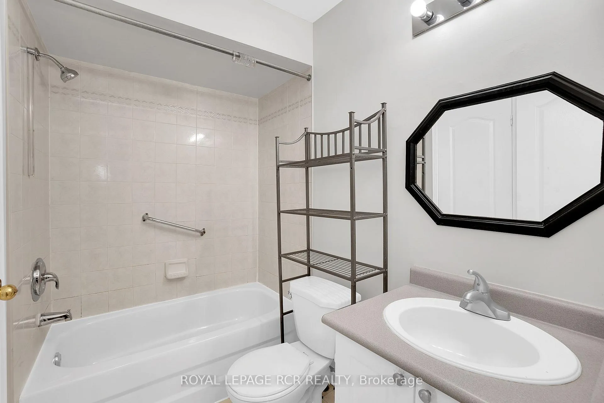Photo 21 of 48 Alderbrook Place, Caledon, Bolton North — HOMEH