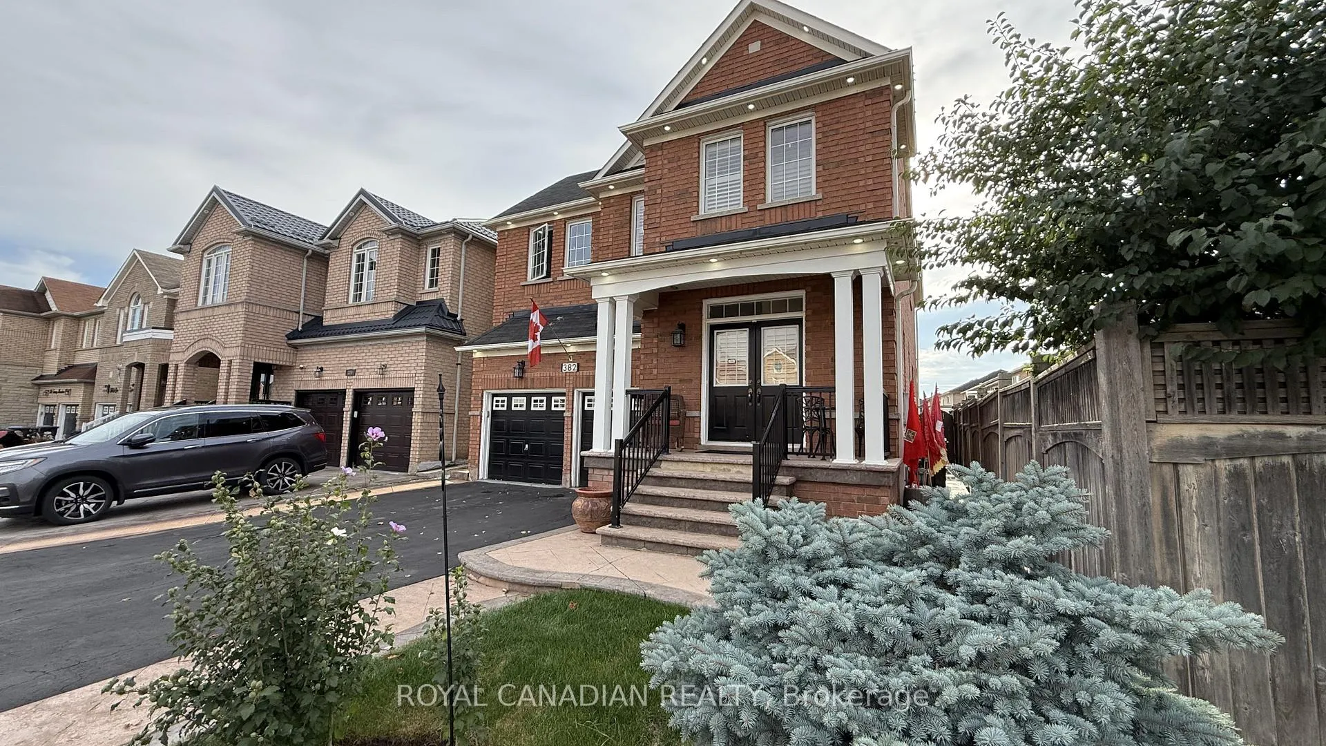 Photo 3 of 382 Sunny Meadow Boulevard, Brampton, Brampton East — HOMEH