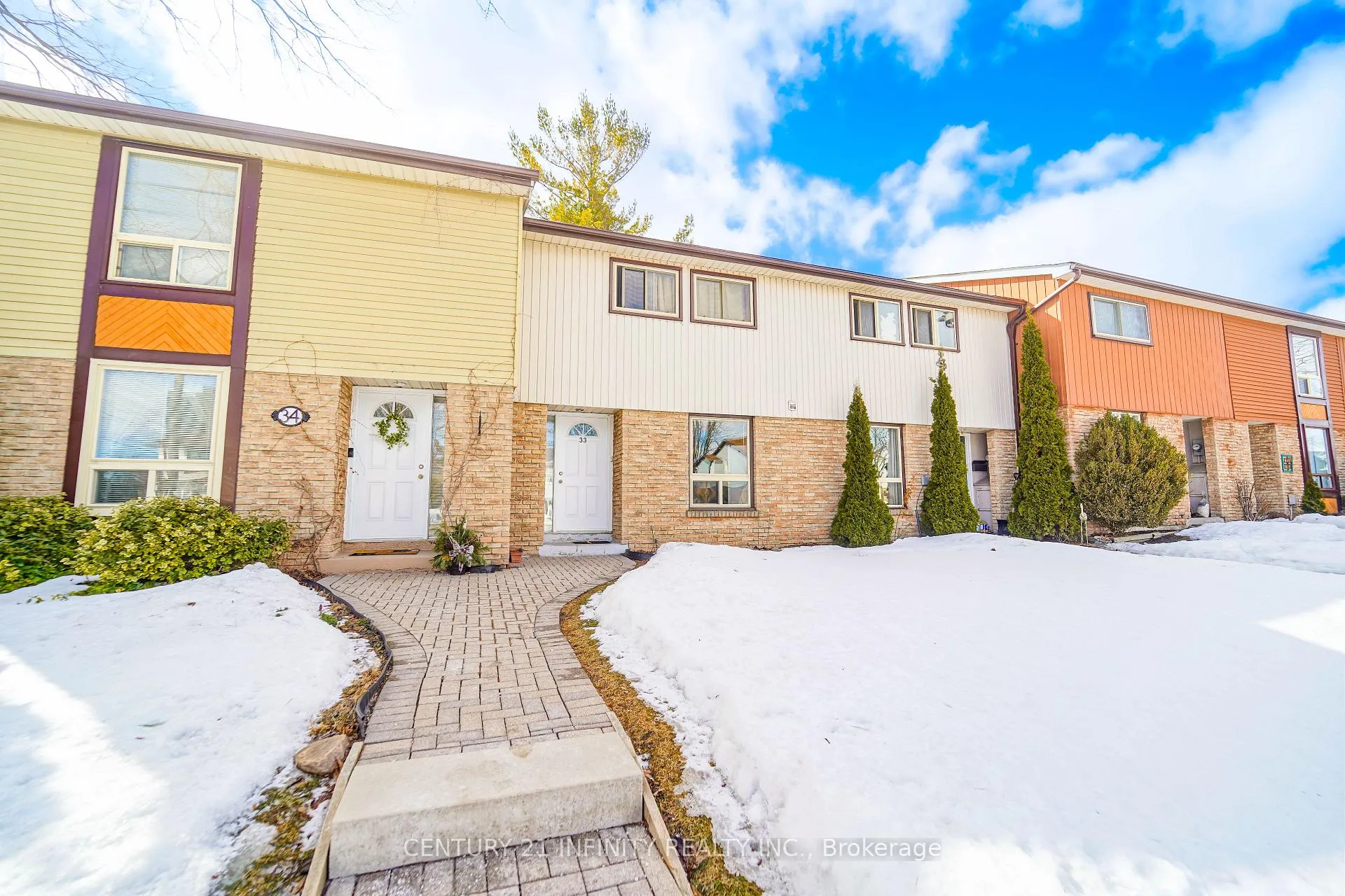 Front of Unit 33, 1400 Mary Street N