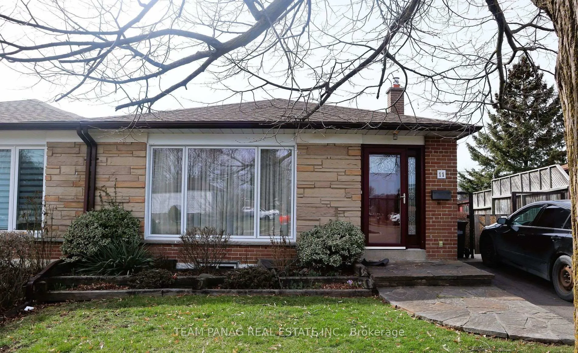 Photo 1 of 11 Ascot Avenue, Brampton, Avondale — HOMEH