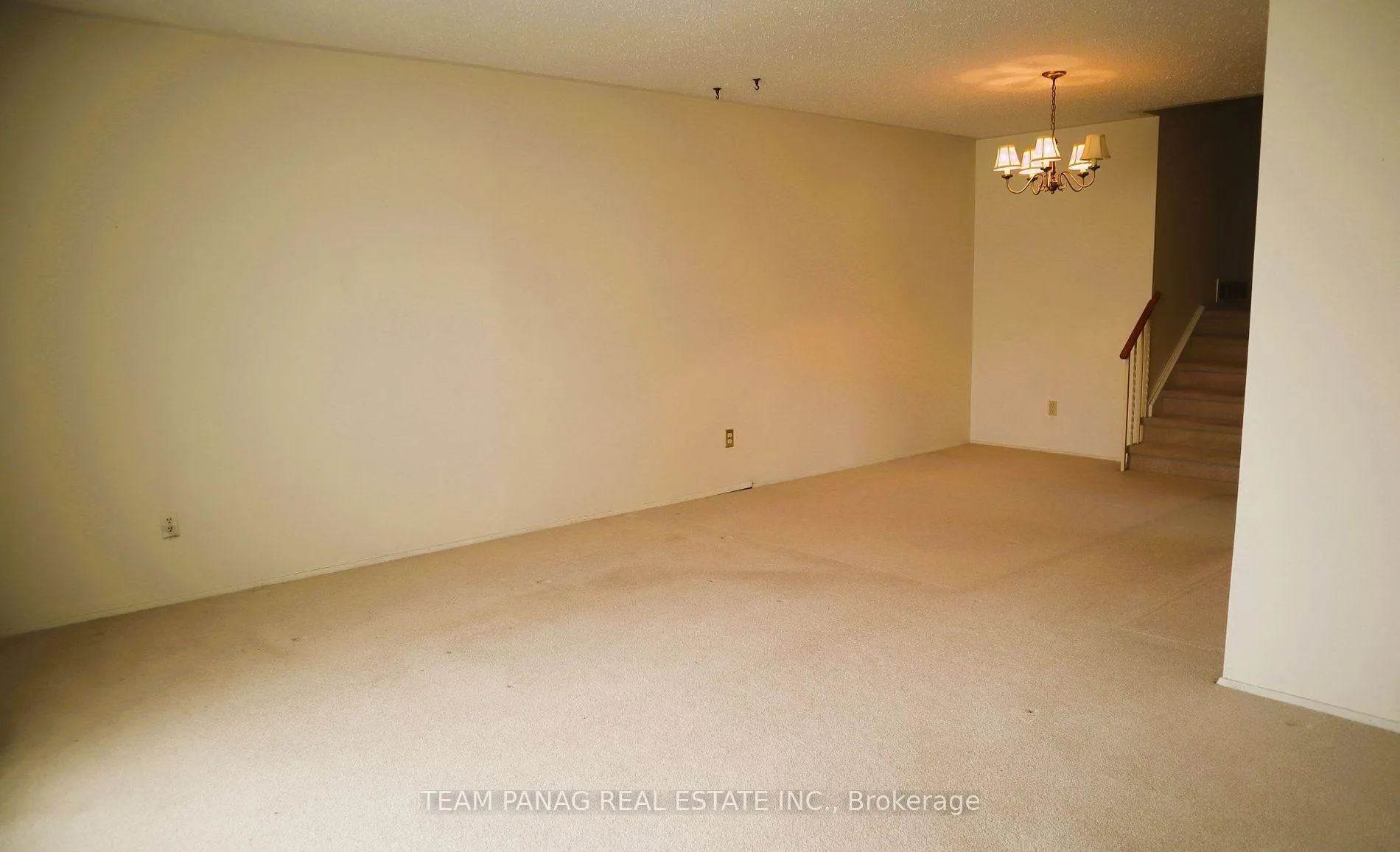 Photo 4 of 11 Ascot Avenue, Brampton, Avondale — HOMEH